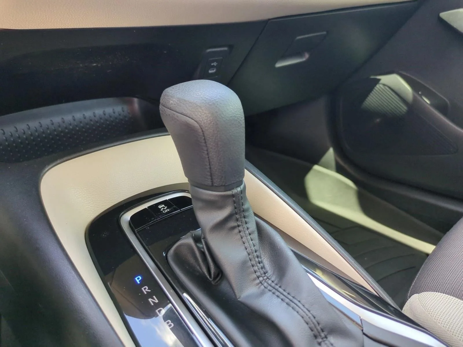 2023 Toyota Corolla LE CVT (Natl) photo 12