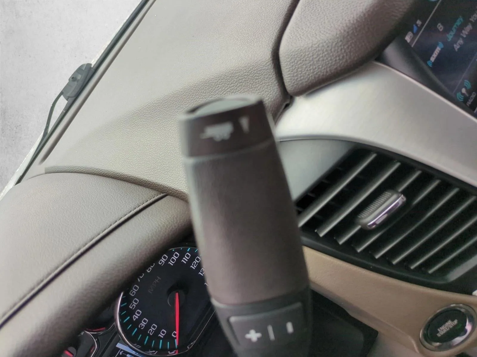 2018 GMC Yukon XL 2WD 4dr SLT photo 12