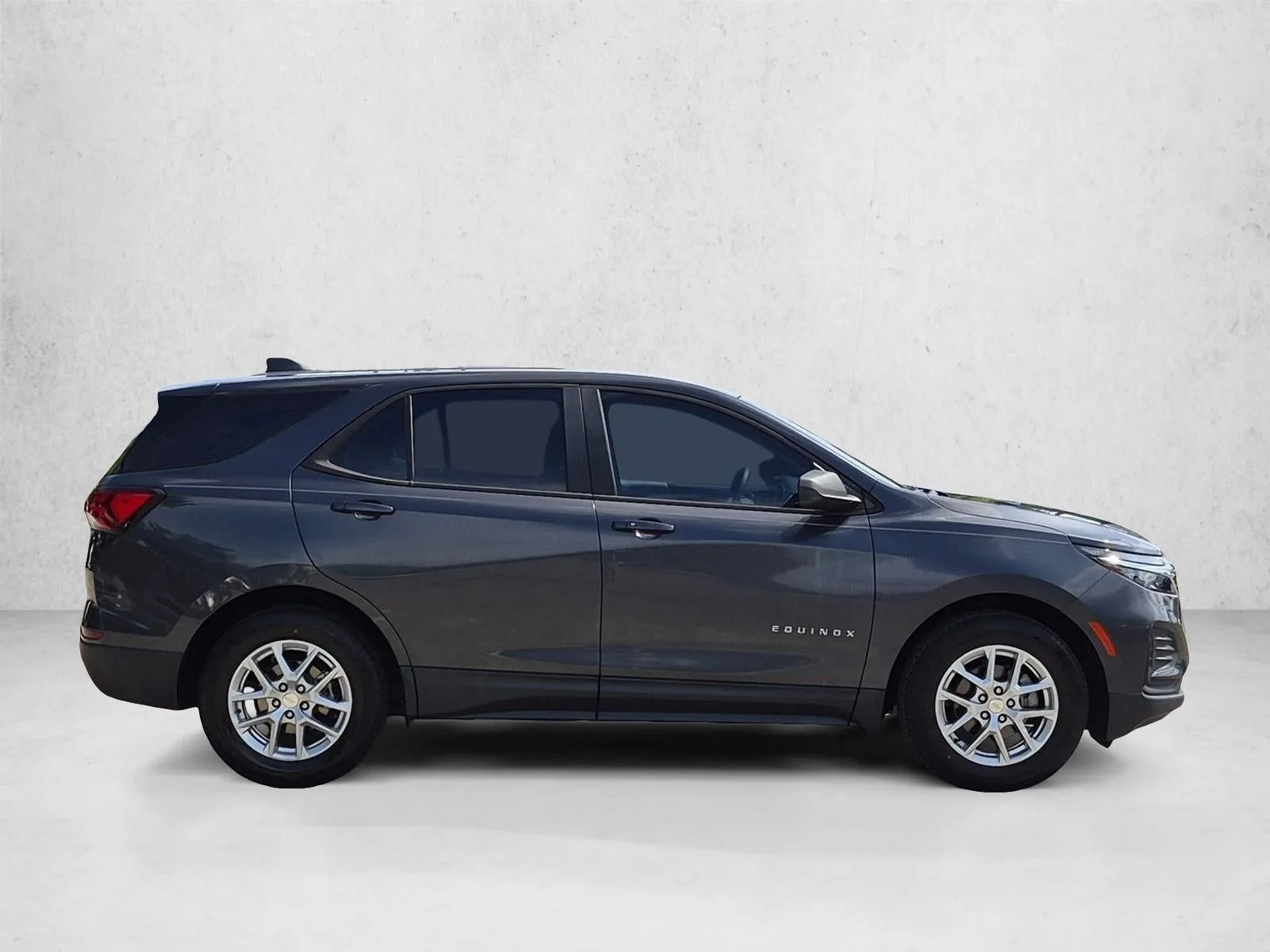 2022 Chevrolet Equinox LS photo 4