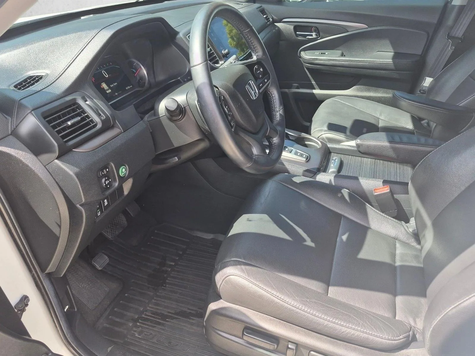 2022 Honda Pilot 2WD Special Edition photo 12
