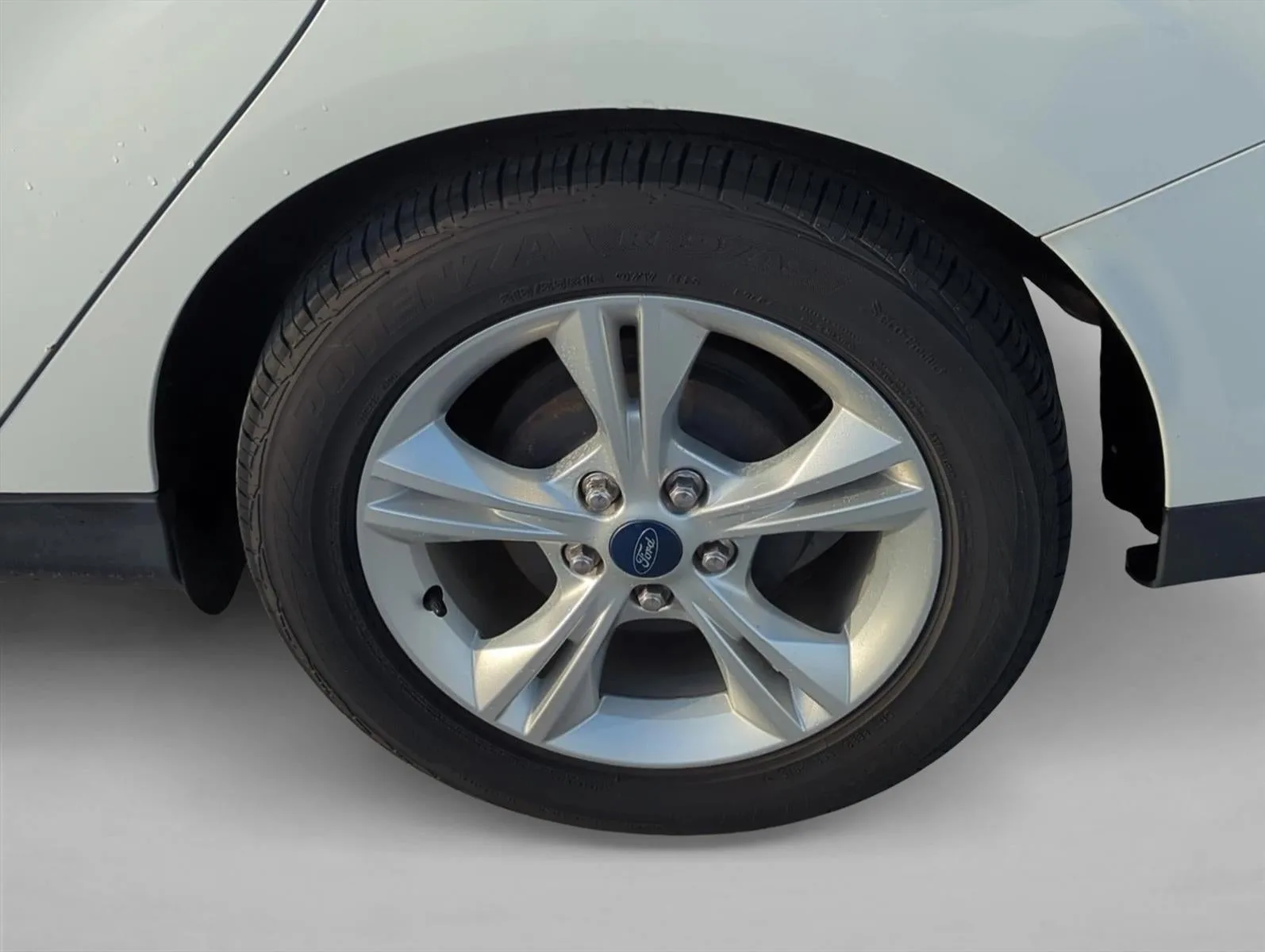2013 Ford Focus 4dr Sdn SE photo 7