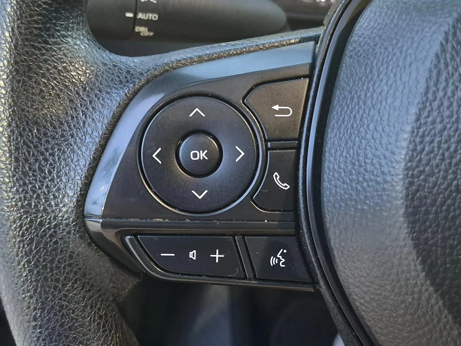 2025 Toyota Corolla LE CVT (Natl) photo 8