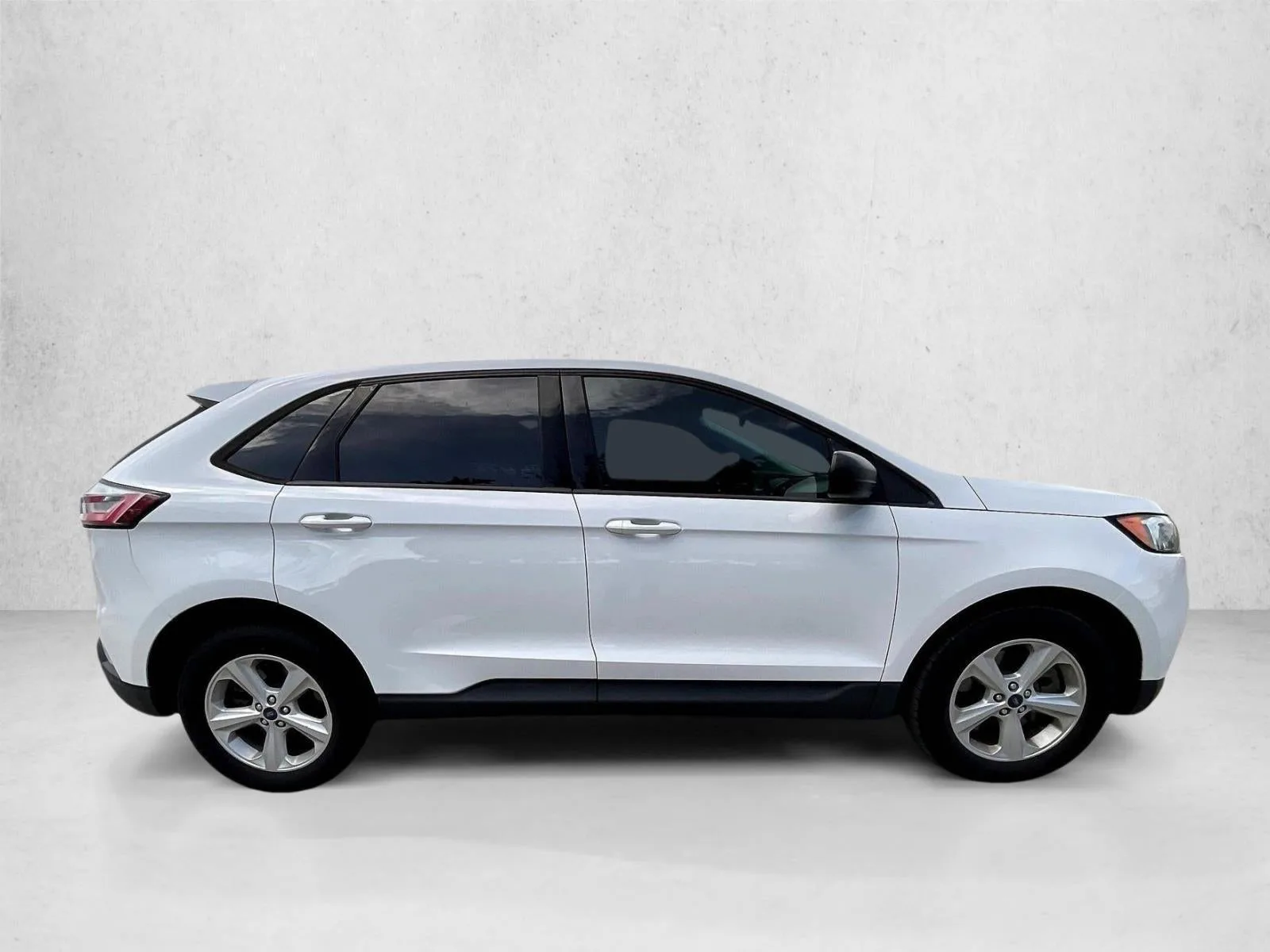 2022 Ford Edge SE photo 5