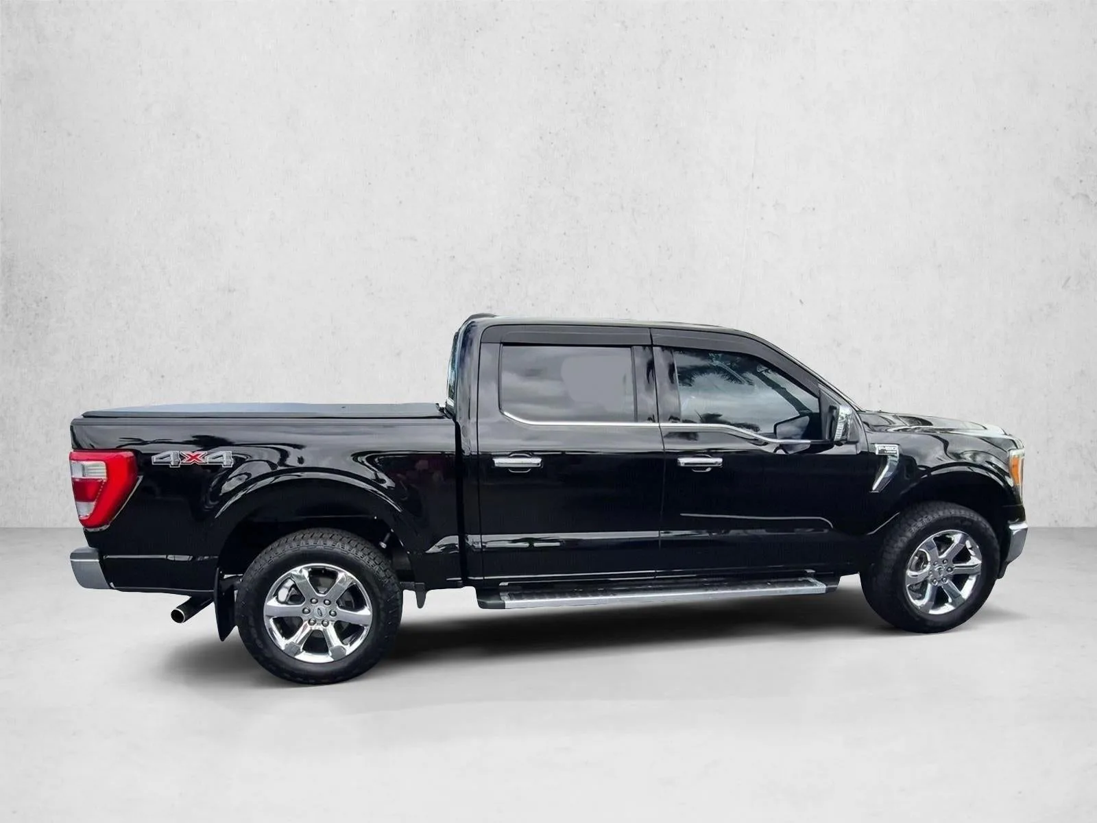 2023 Ford F-150 LARIAT photo 4