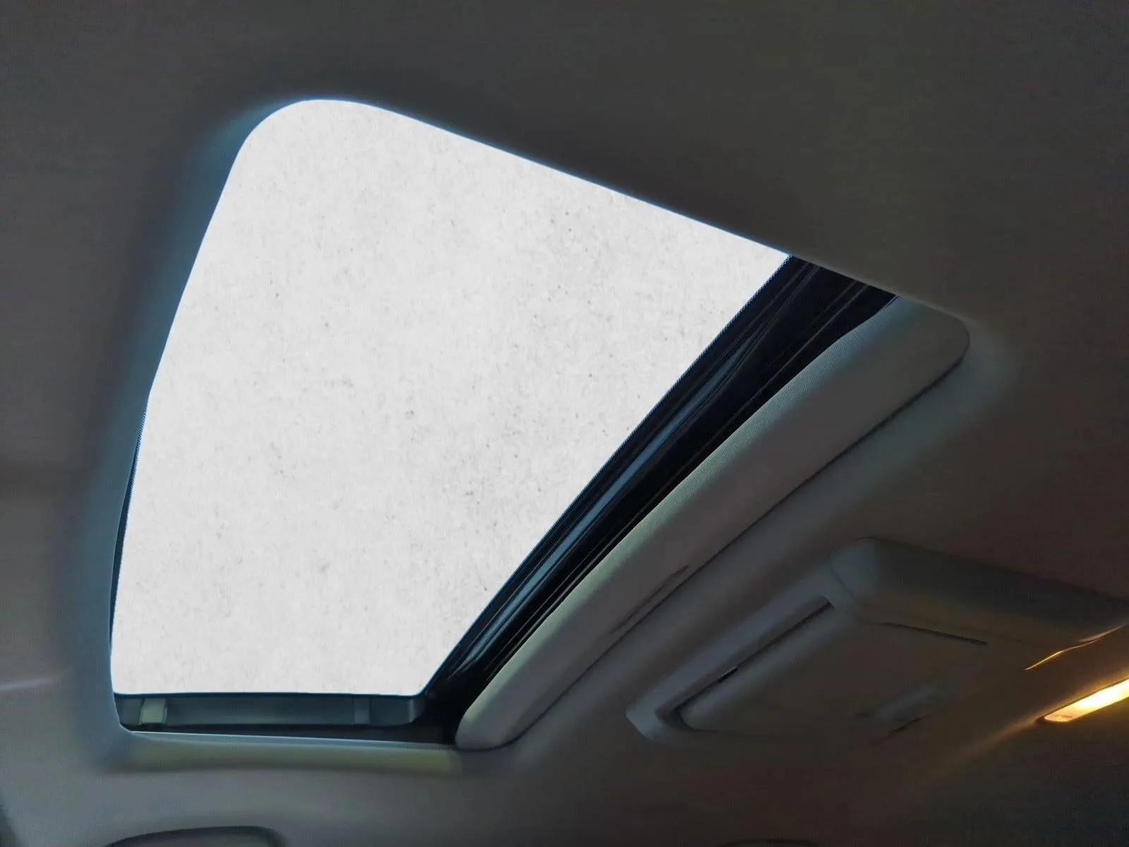 2016 Honda Pilot AWD Touring with DVD Rear Entertainment System and Navigation photo 11