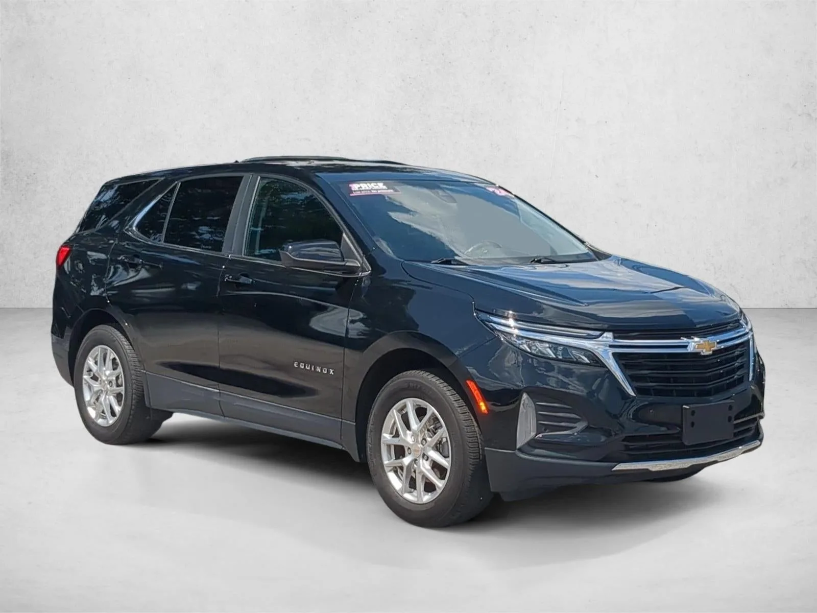 2024 Chevrolet Equinox LT photo 3