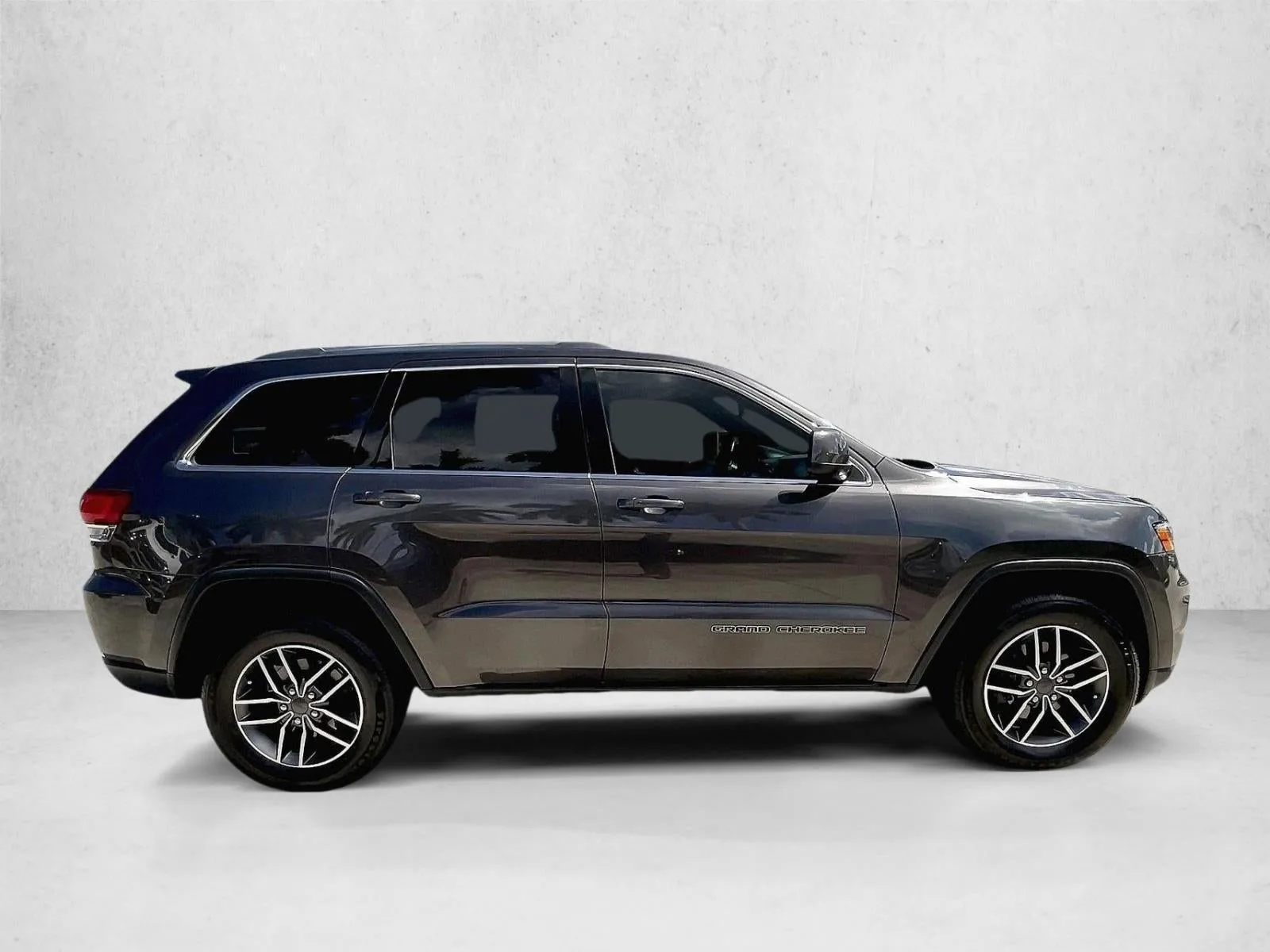 2020 Jeep Grand Cherokee Laredo E 4x2 photo 5