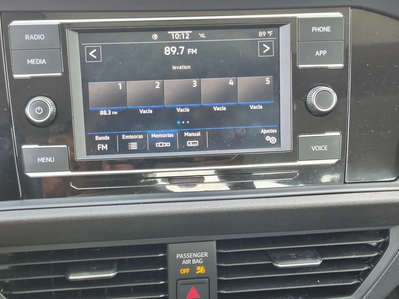 2023 Volkswagen Jetta SE Auto photo 11
