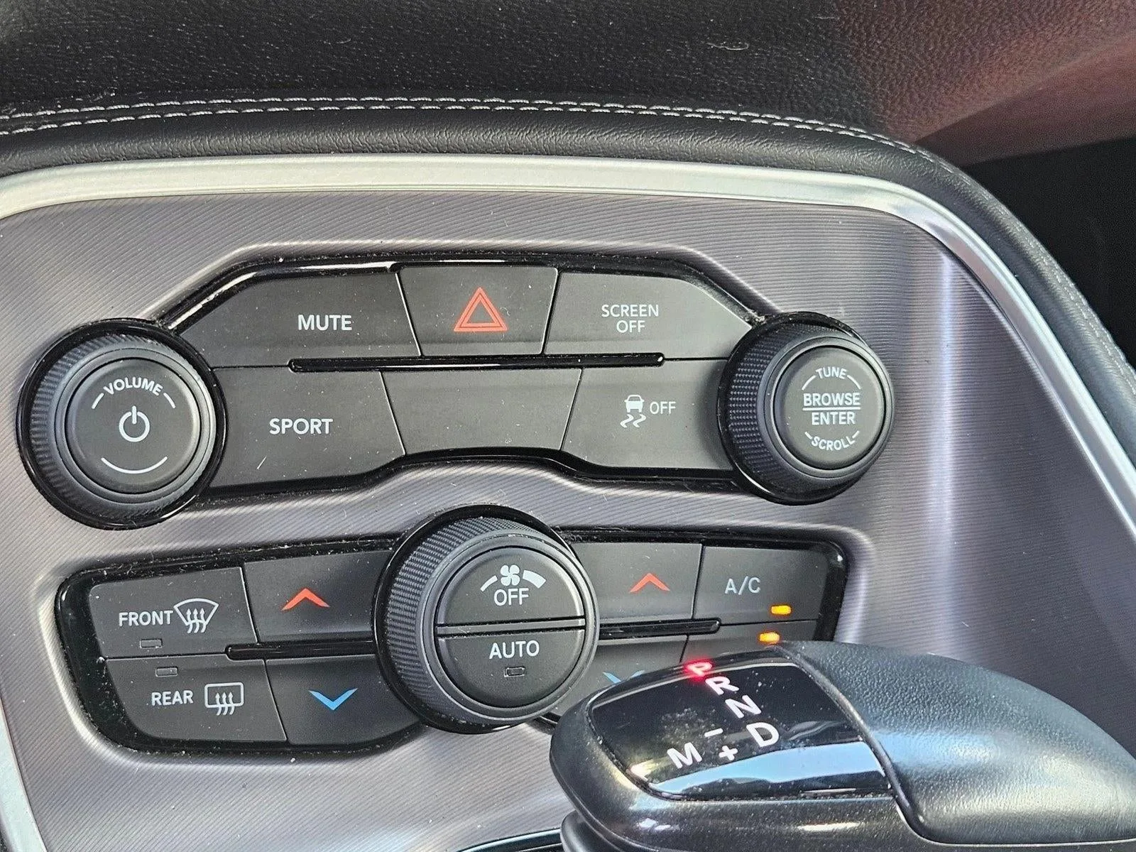 2020 Dodge Challenger SXT RWD photo 12