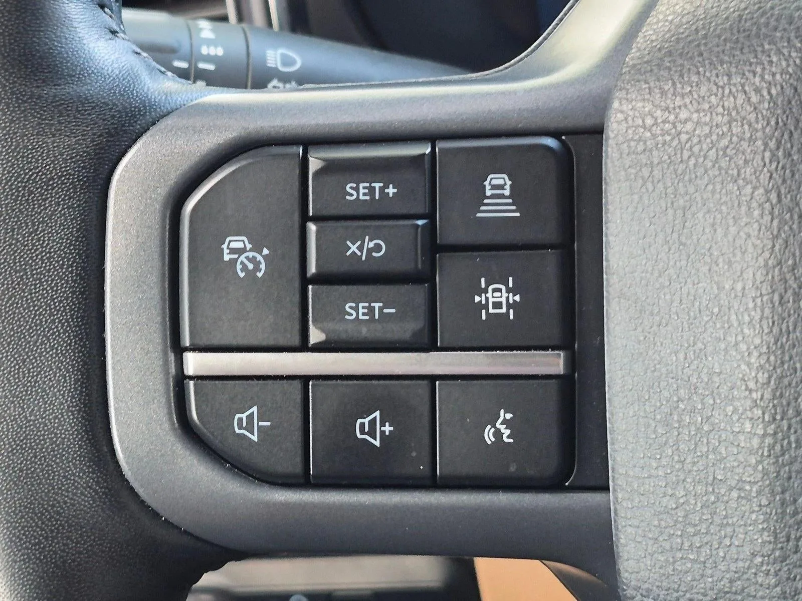 2024 Ford F-350 Lariat photo 12