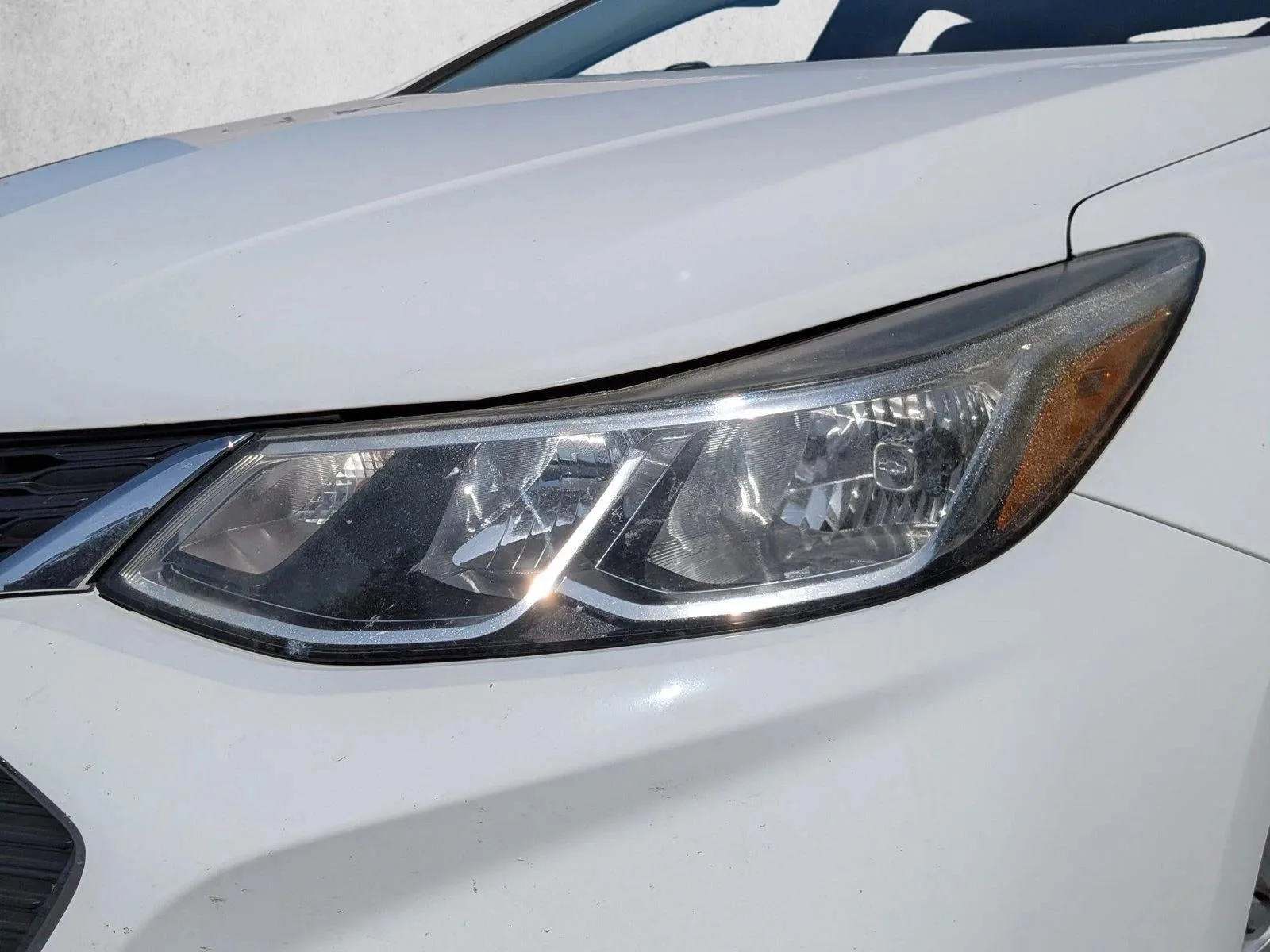 2018 Chevrolet Cruze Sedan LS (Automatic) photo 2