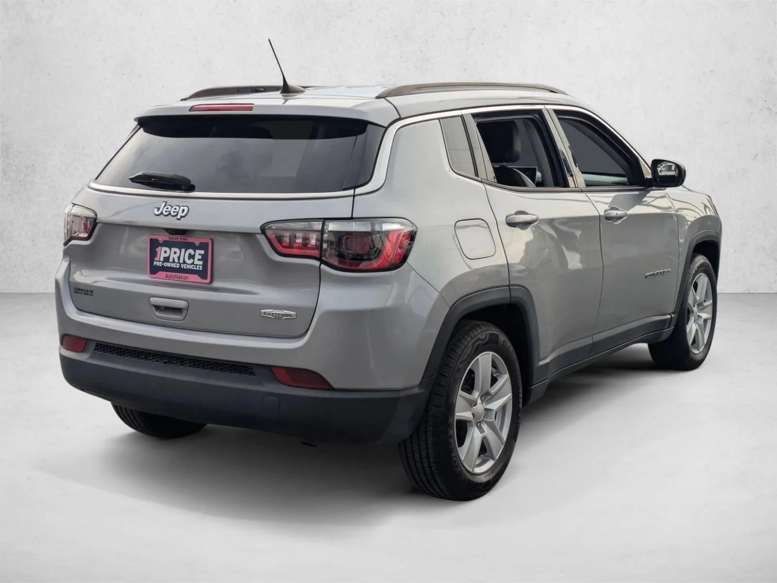 2022 Jeep Compass Latitude FWD photo 5