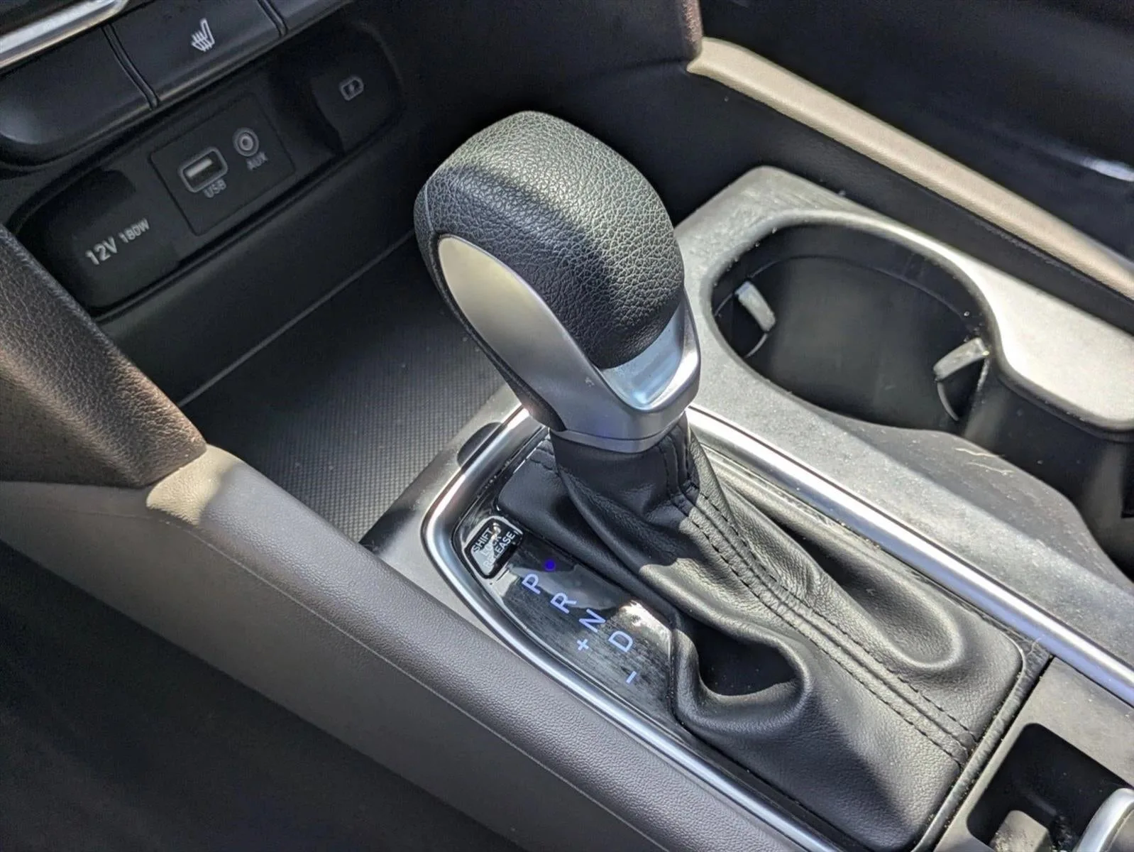 2019 Hyundai SANTA FE SEL 2.4L Auto FWD photo 11