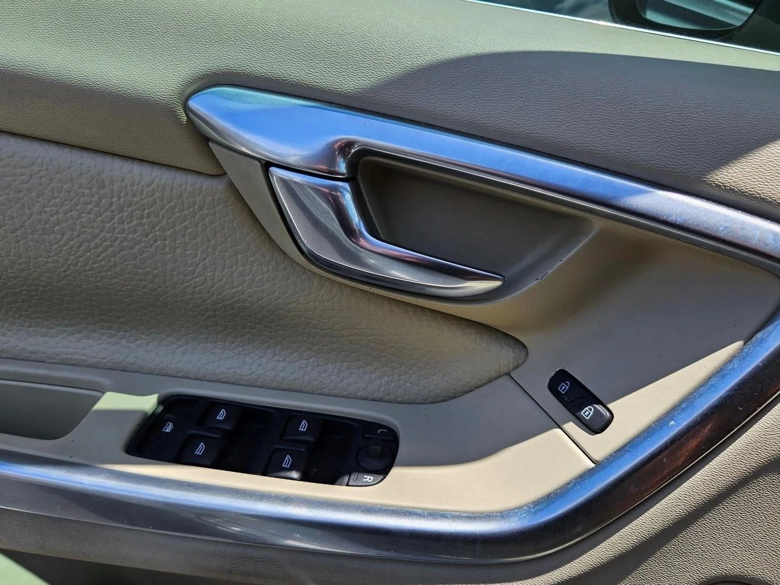 2014 Volvo S60 4dr Sdn T5 Premier FWD photo 7