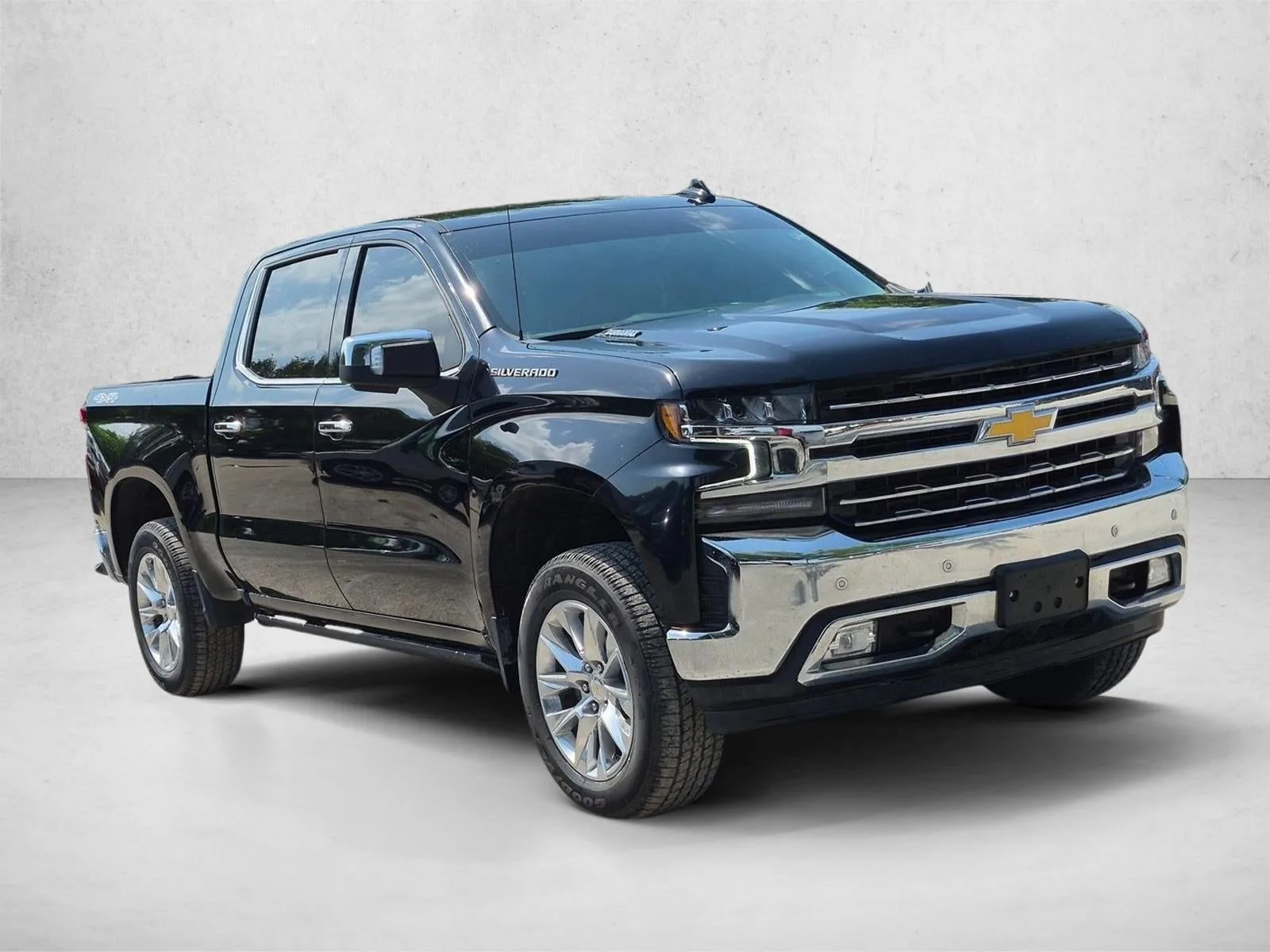 2022 Chevrolet Silverado 1500 LTD LTZ photo 3