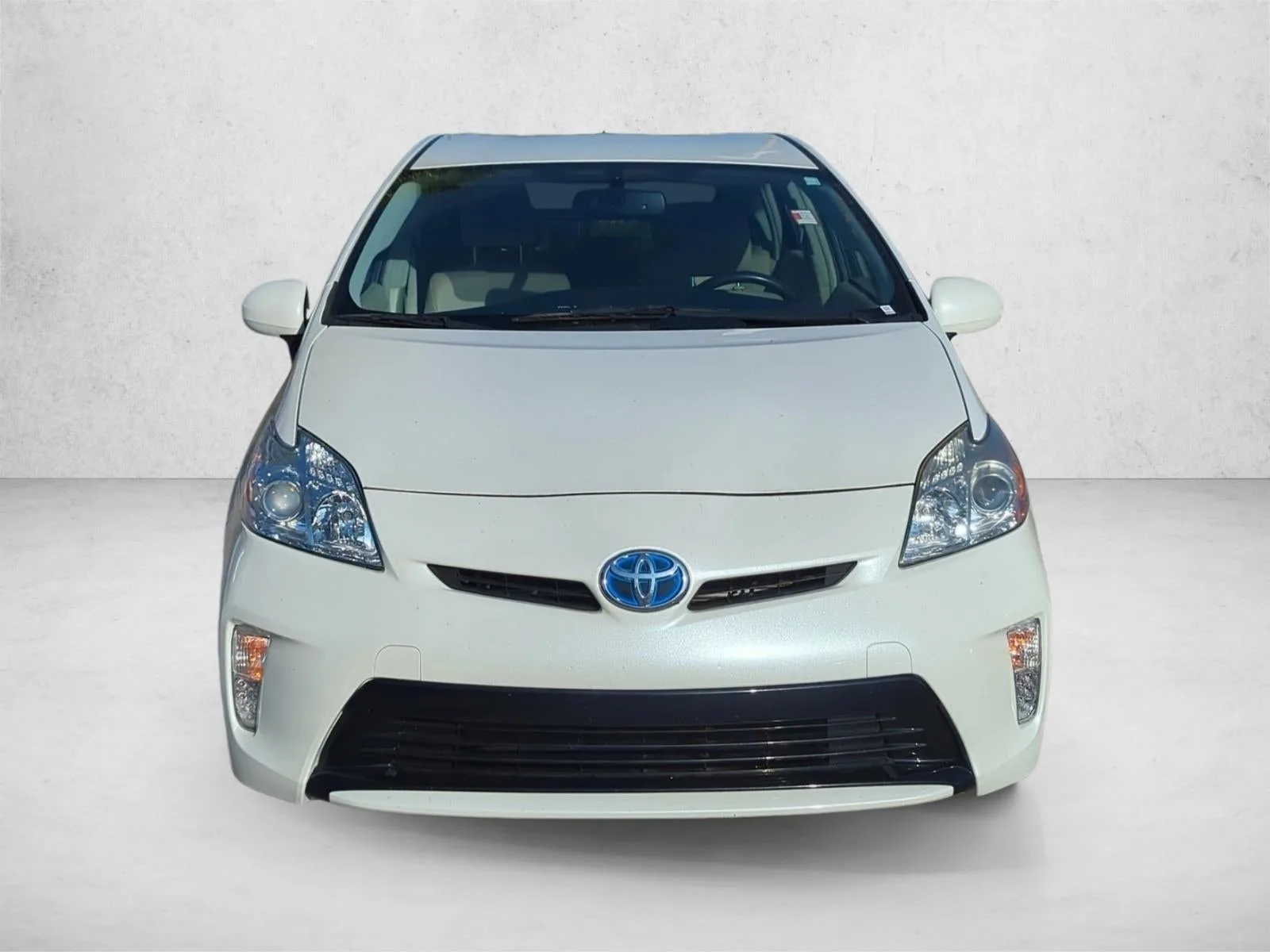 2014 Toyota Prius 5dr HB Four (Natl) photo 2