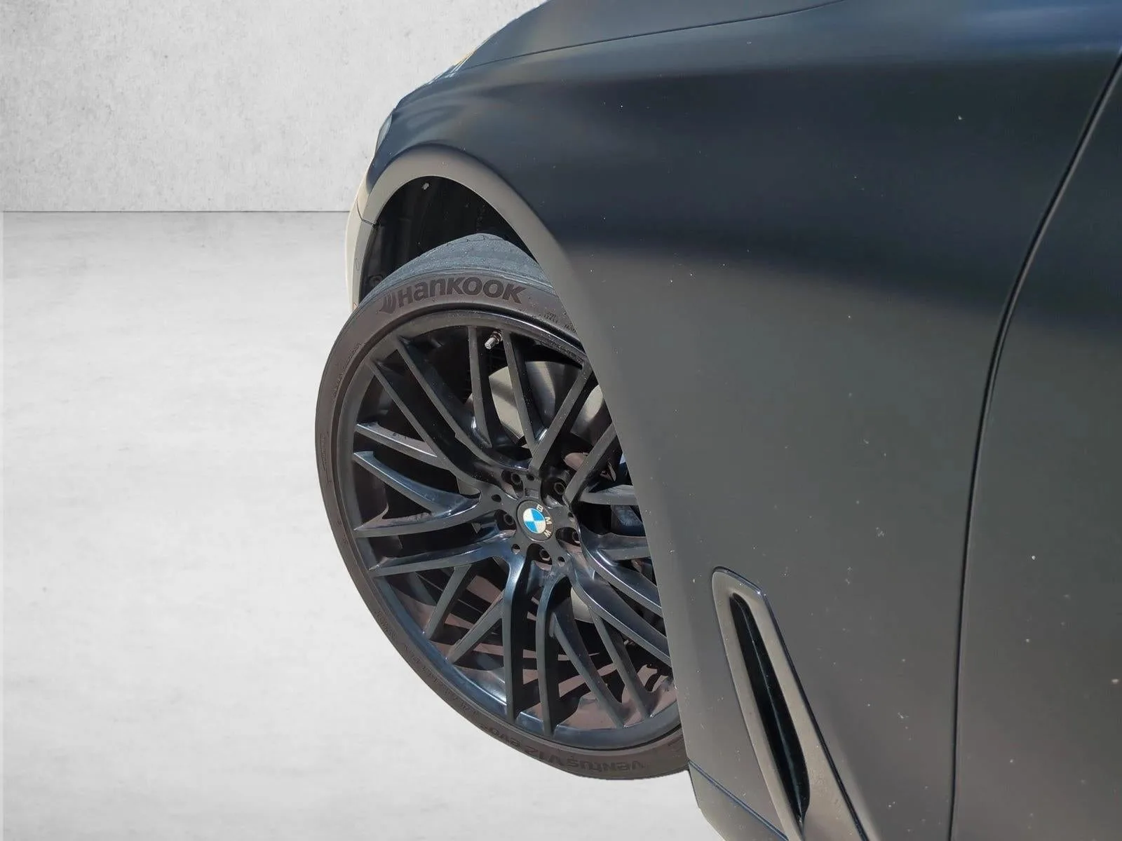 2017 BMW 750i Sedan photo 10