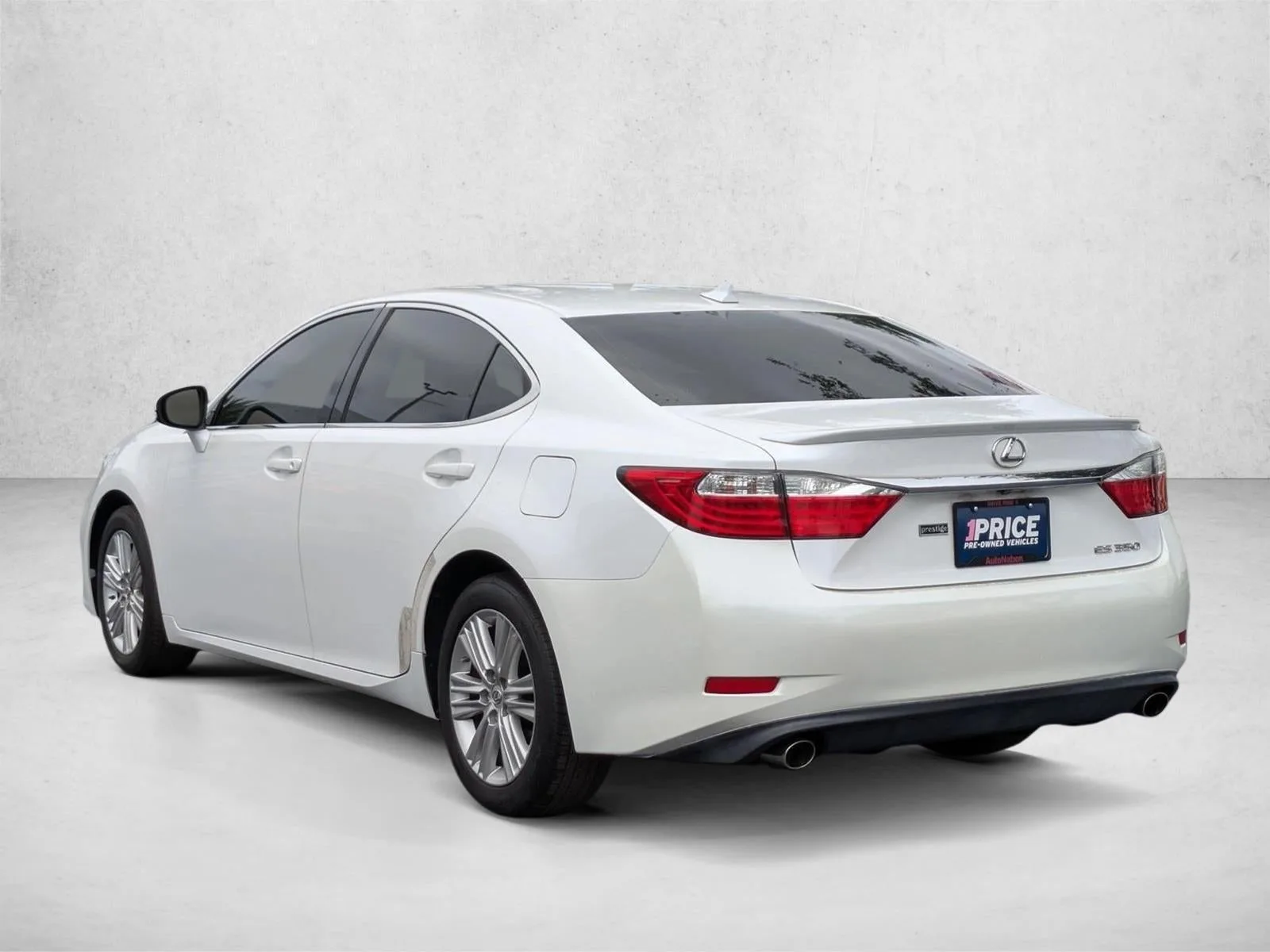 2014 Lexus ES 350 4dr Sdn photo 8
