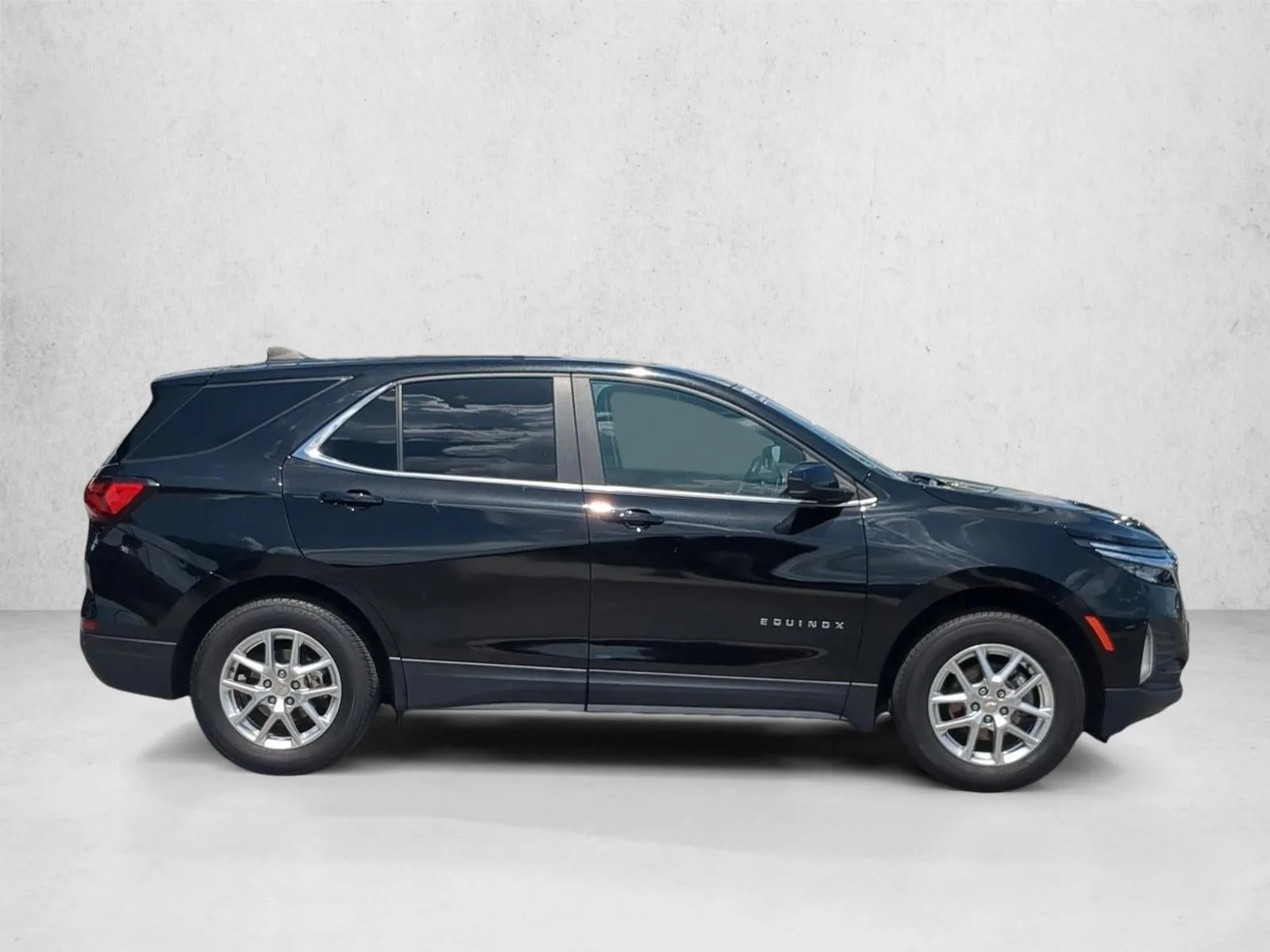 2024 Chevrolet Equinox LT photo 4