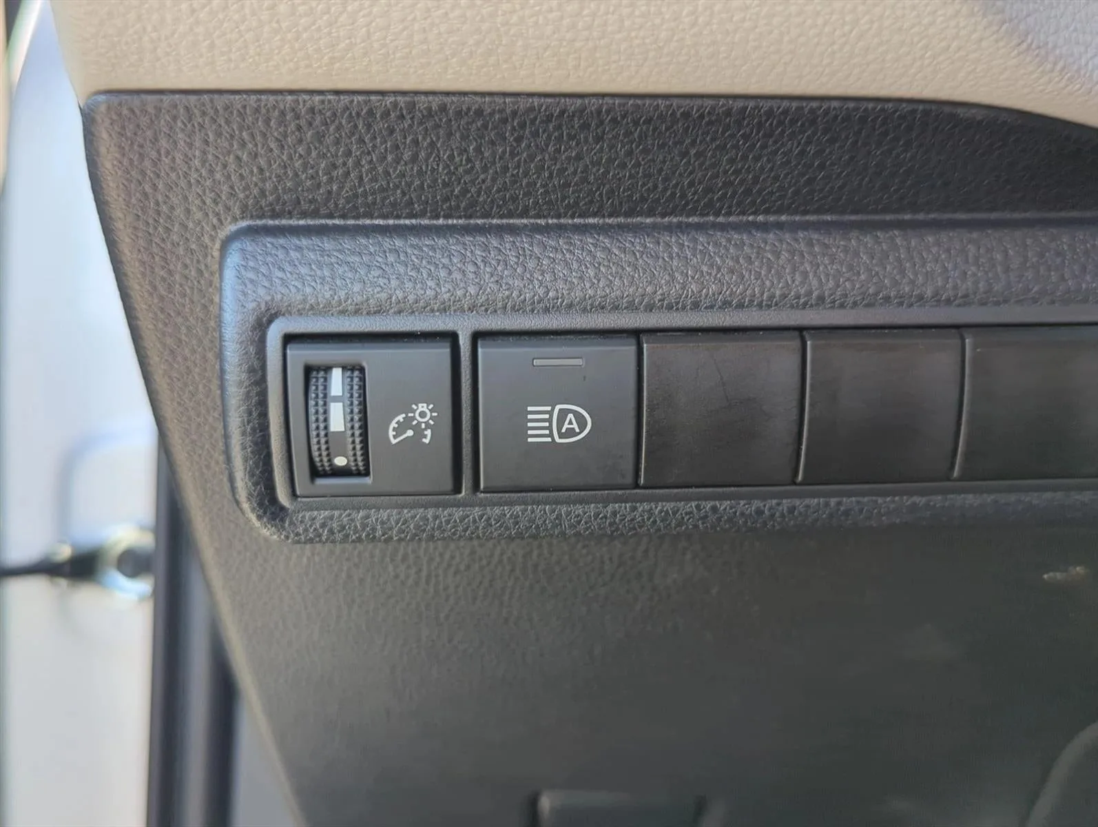 2024 Toyota Corolla LE CVT (Natl) photo 10