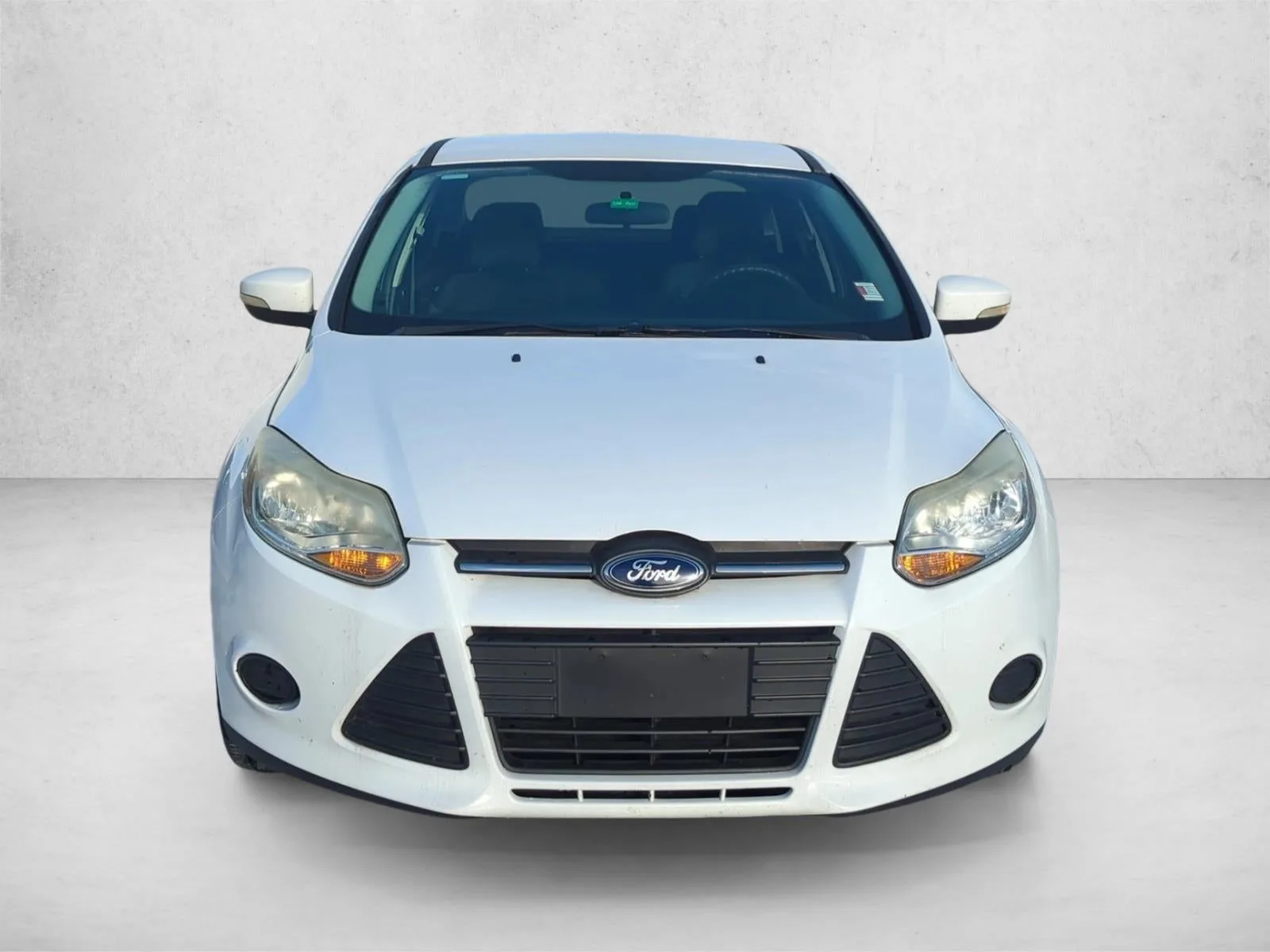 2013 Ford Focus 4dr Sdn SE photo 2
