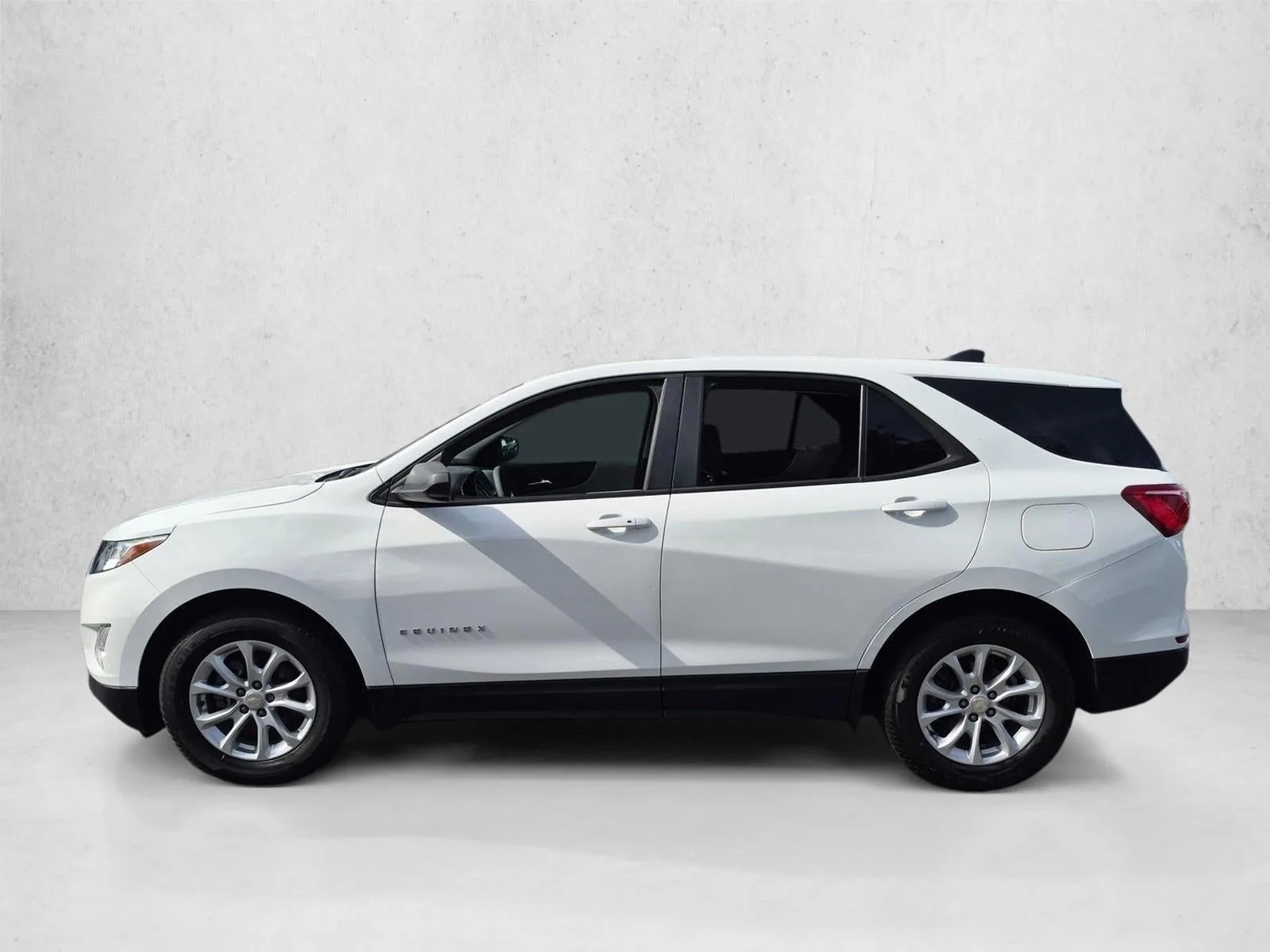2021 Chevrolet Equinox LS photo 9