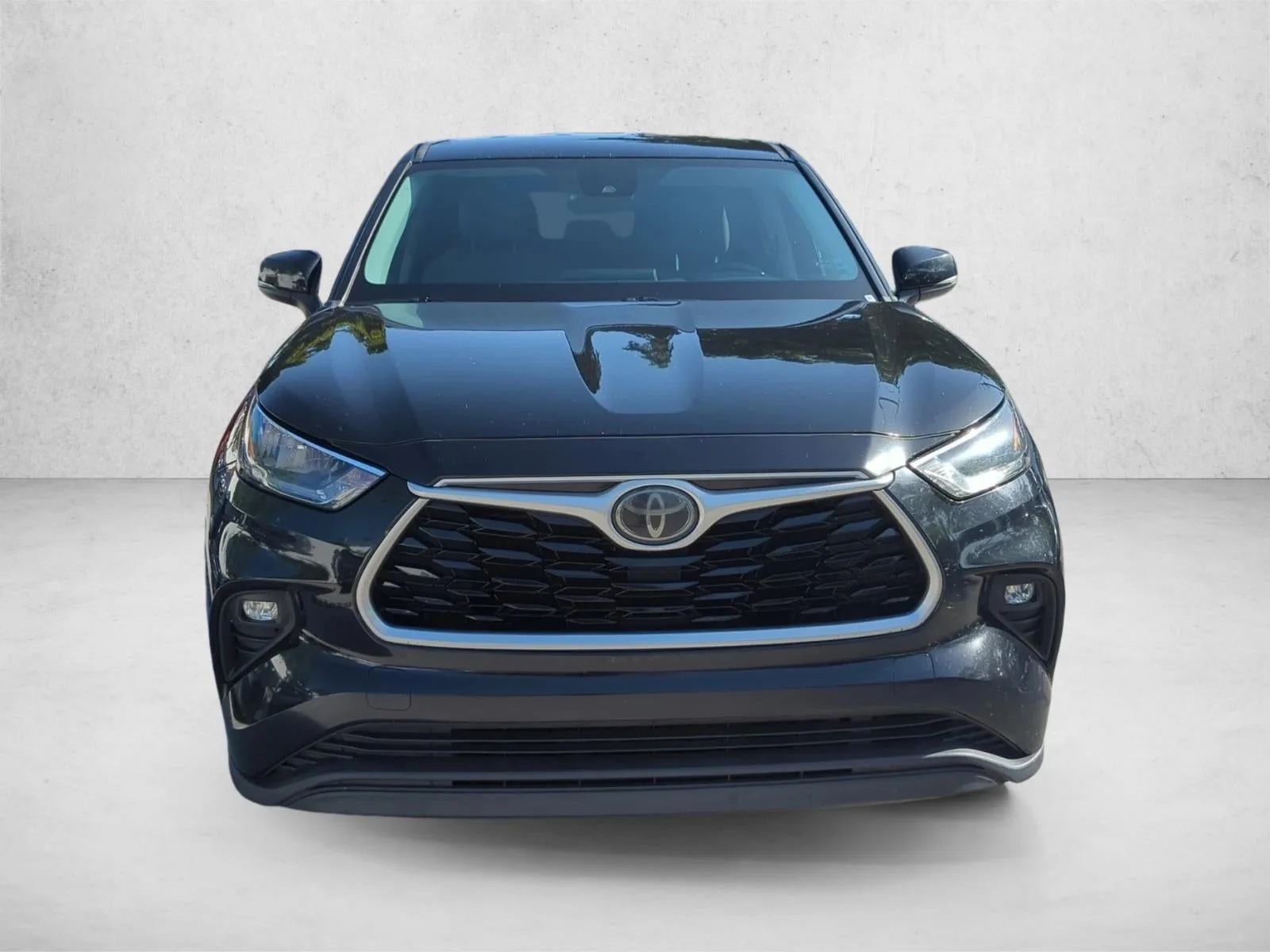 2020 Toyota Highlander LE FWD (GS) photo 2