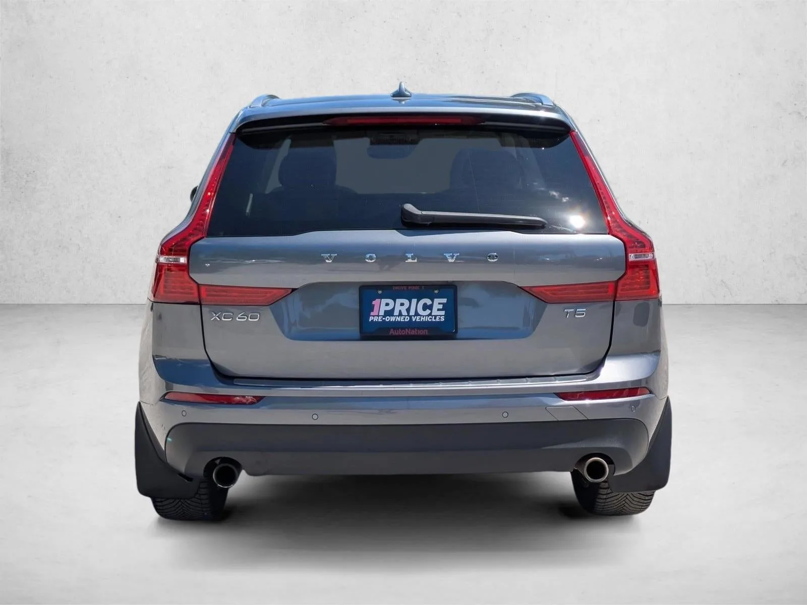 2021 Volvo XC60 T5 FWD Momentum photo 7