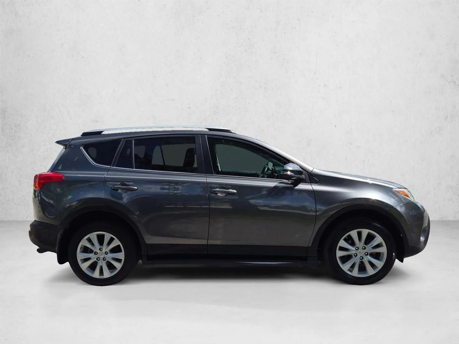 2015 Toyota RAV4 FWD 4dr Limited (Natl) photo 4