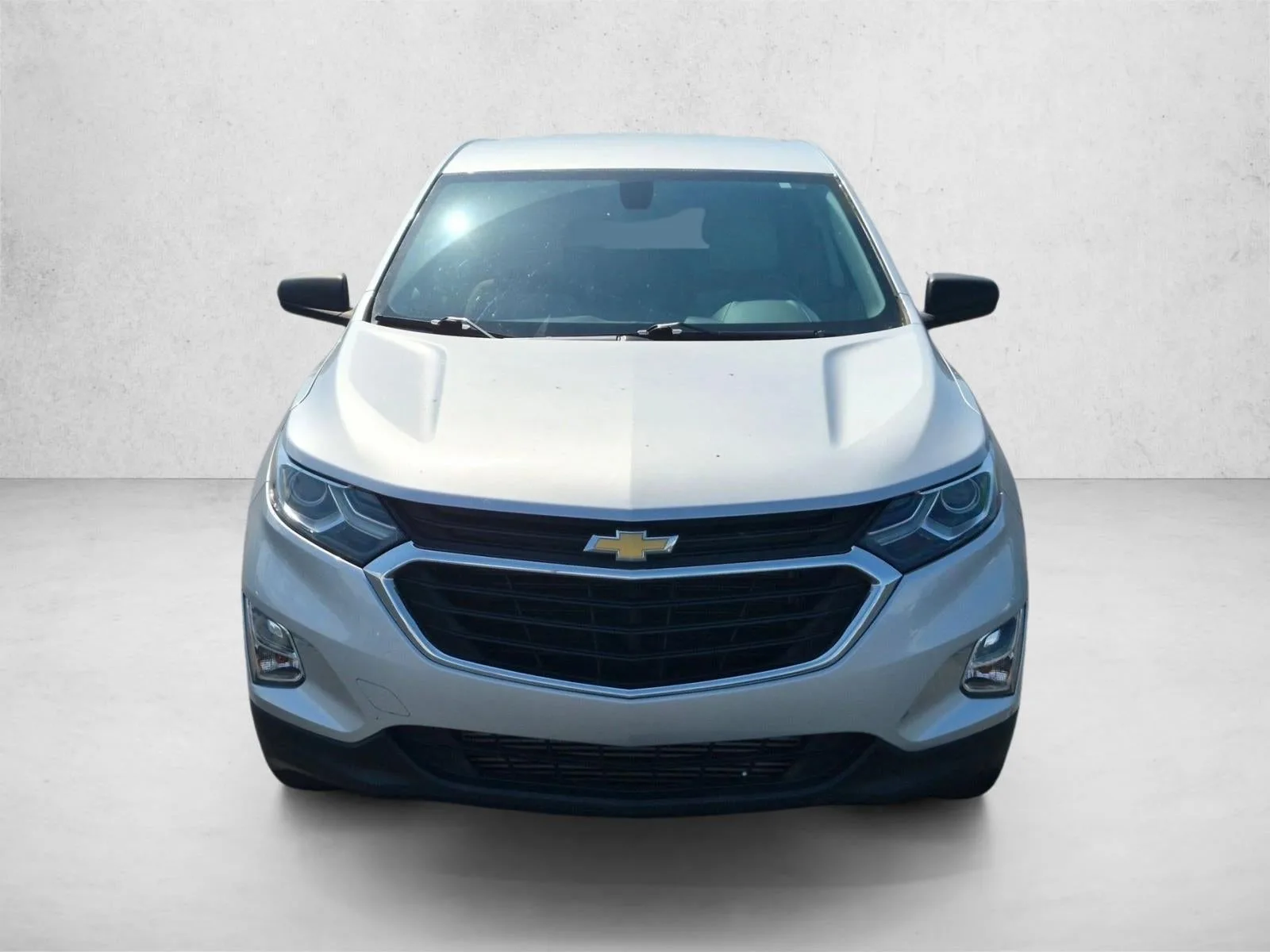 2019 Chevrolet Equinox LS photo 2