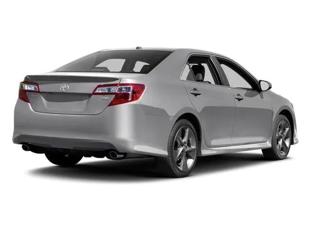 2013 Toyota Camry 4dr Sdn I4 Auto SE (Natl) photo 3