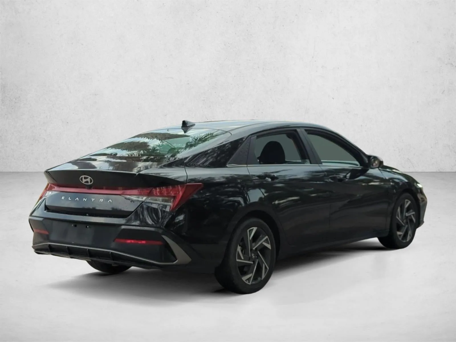 2025 Hyundai ELANTRA SEL Convenience IVT photo 5