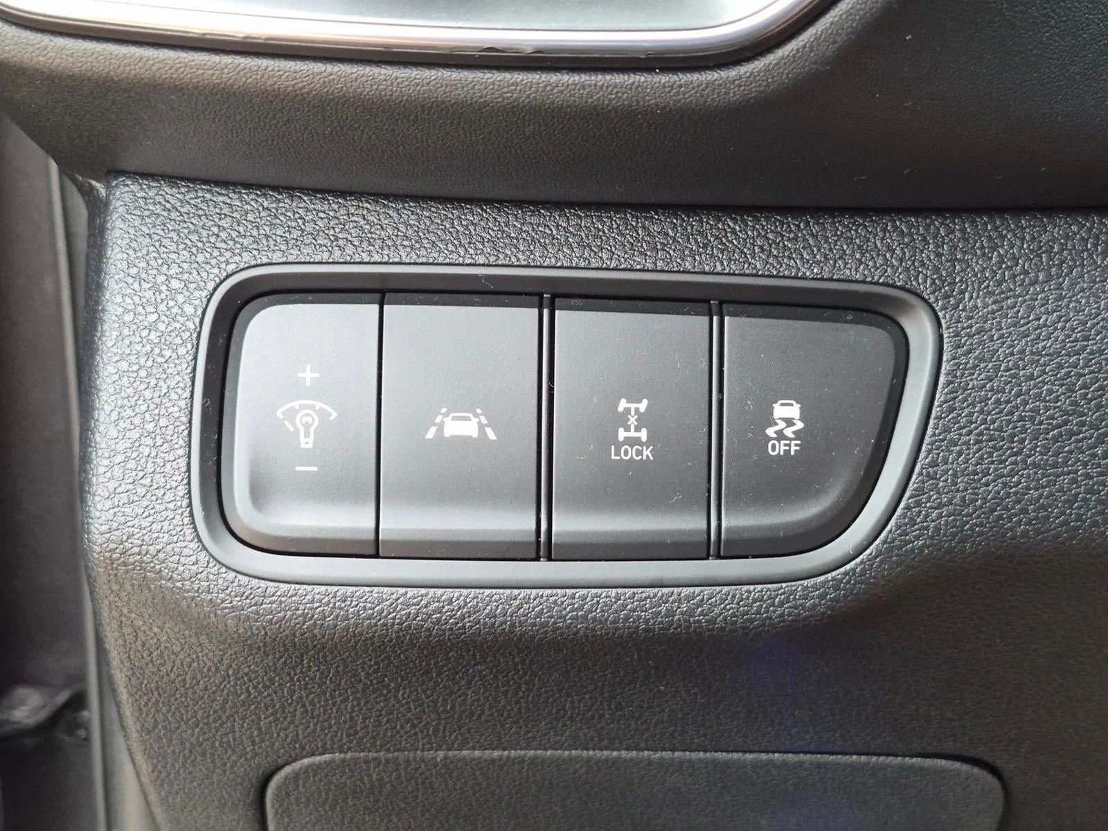 2020 Hyundai SANTA FE SE 2.4L Auto AWD photo 11