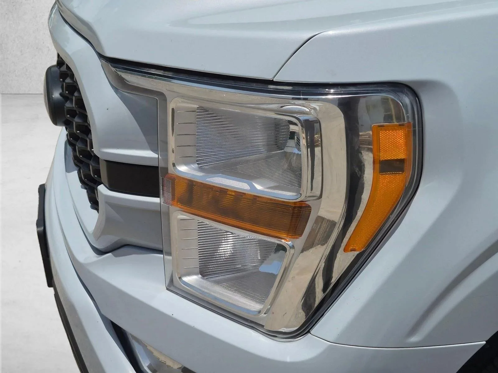 2022 Ford F-150 XL photo 10