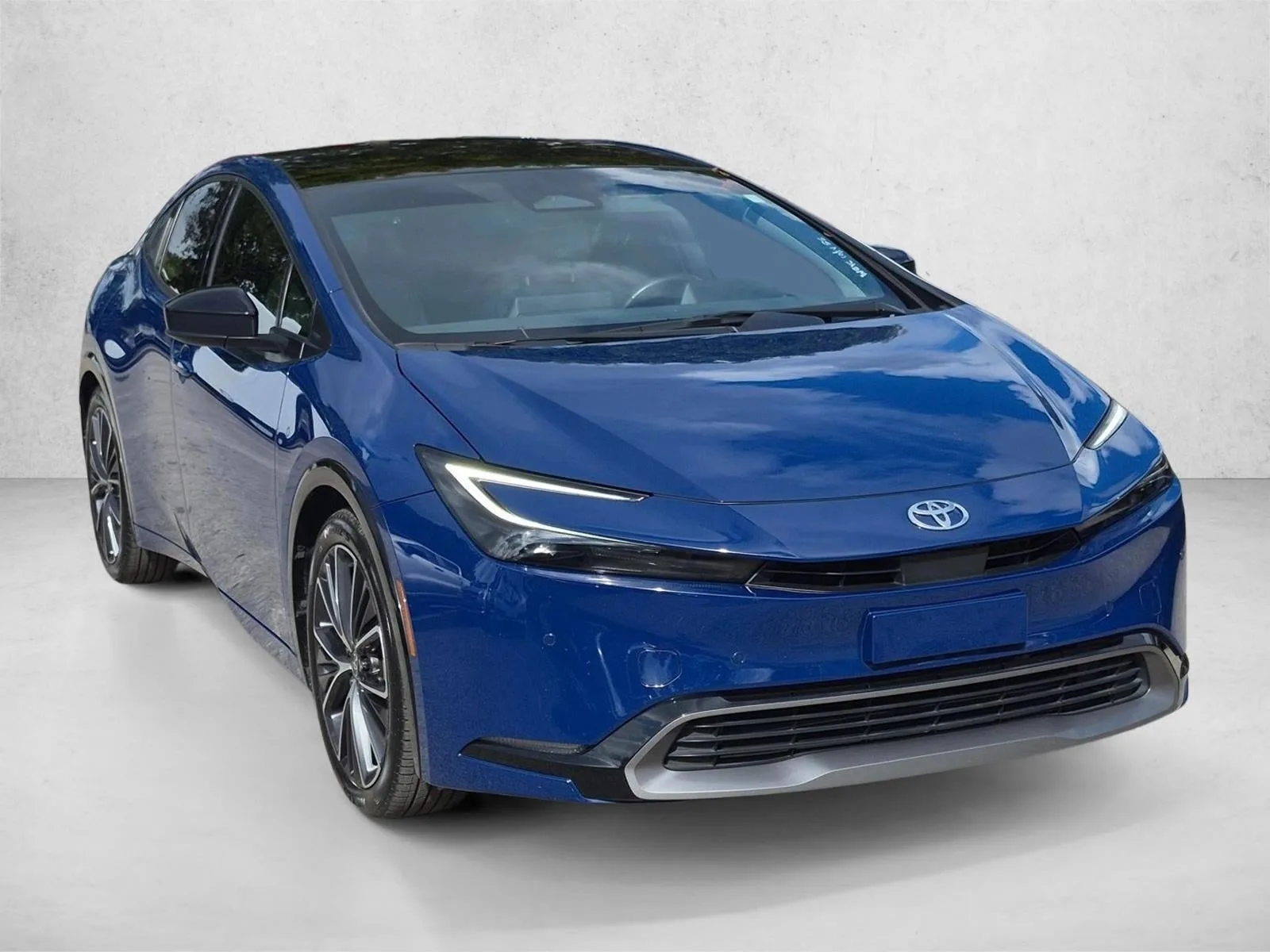 2023 Toyota Prius XLE photo 3