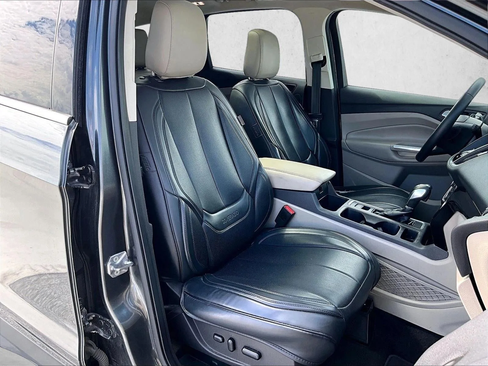 2019 Ford Escape Titanium photo 9