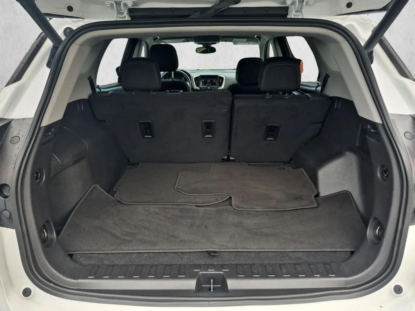 2023 GMC Terrain SLE photo 6