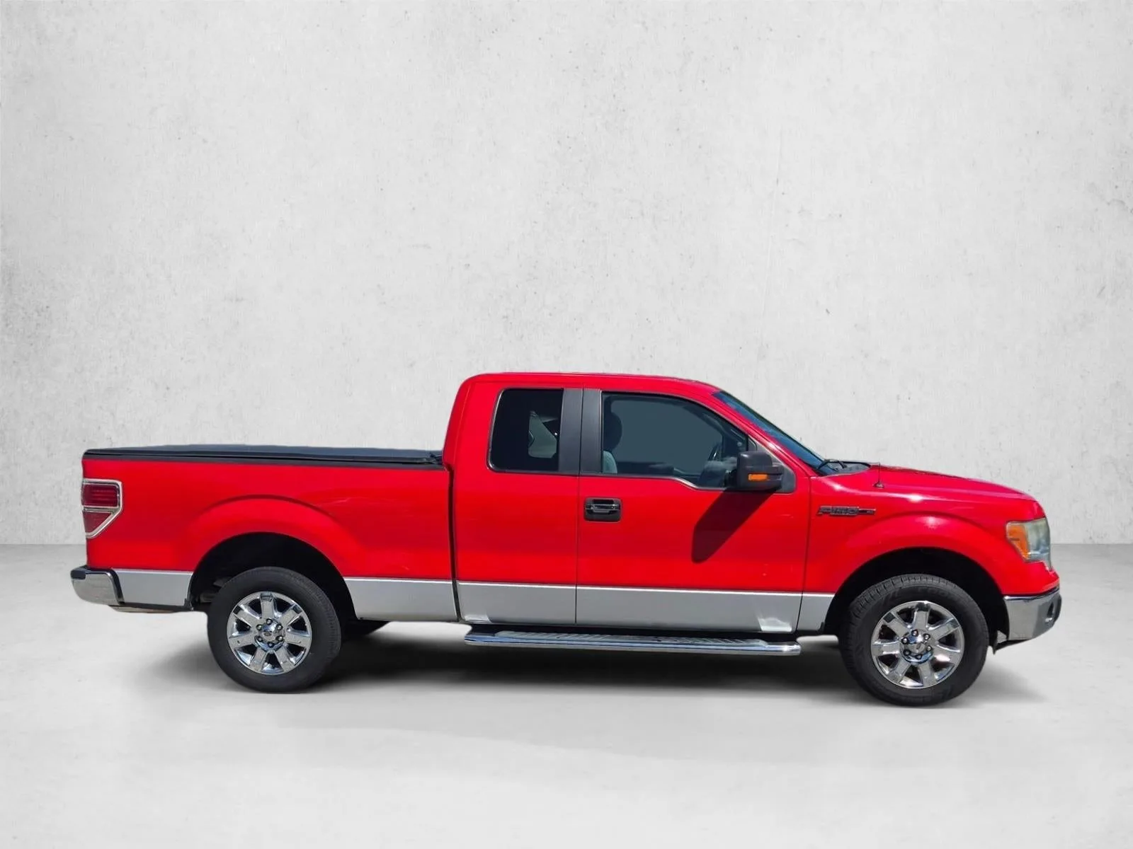 2014 Ford F-150 2WD SuperCab 6-1/2 Ft Box XLT photo 4