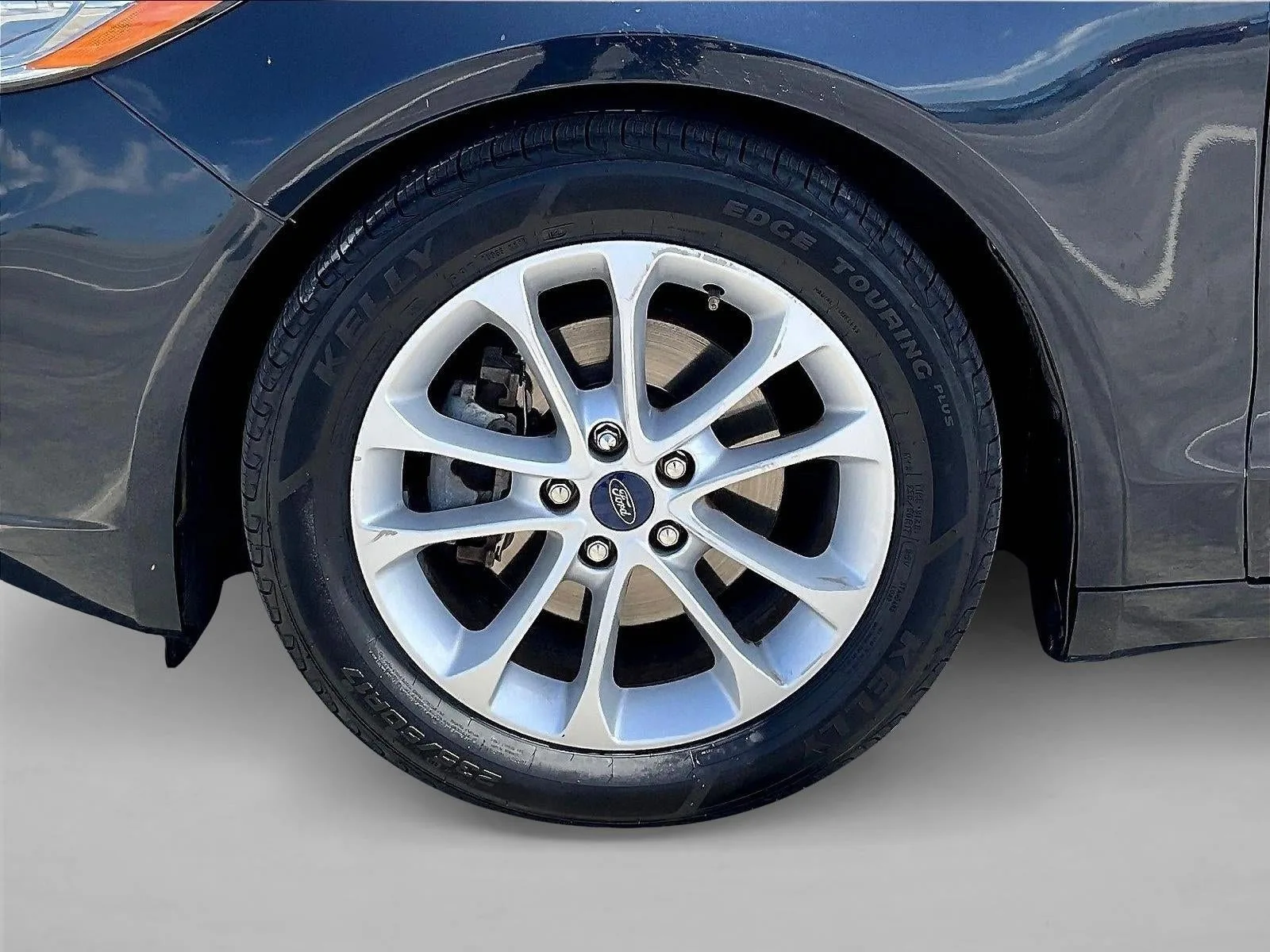 2020 Ford Fusion SE FWD photo 10