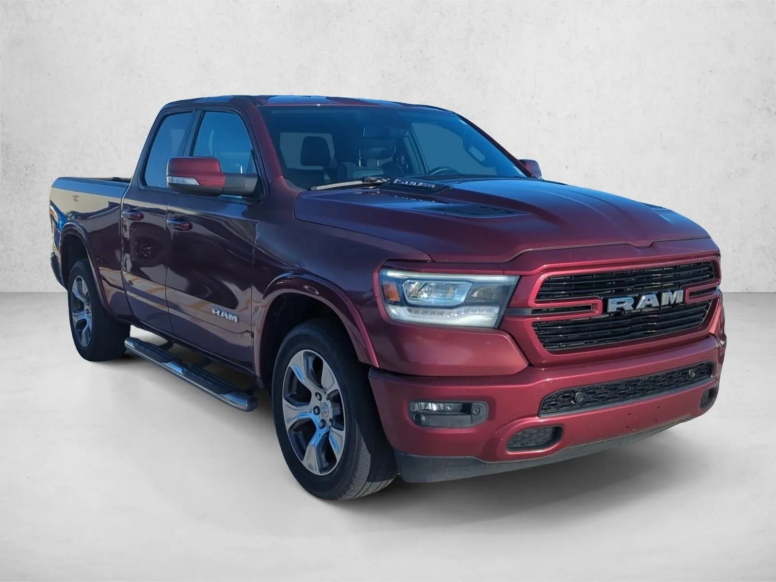 2019 RAM 1500 Laramie 4x2 Quad Cab 6'4" Box photo 4