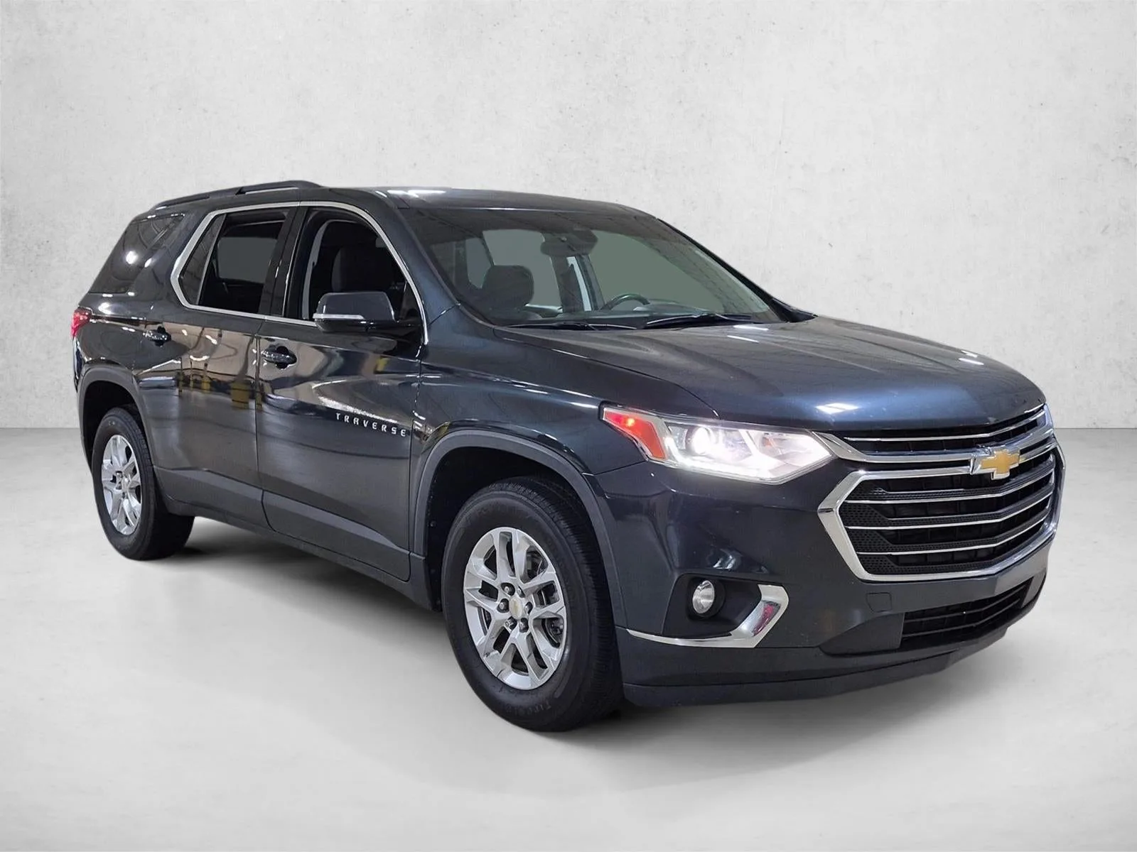 2020 Chevrolet Traverse FWD 1LT photo 3