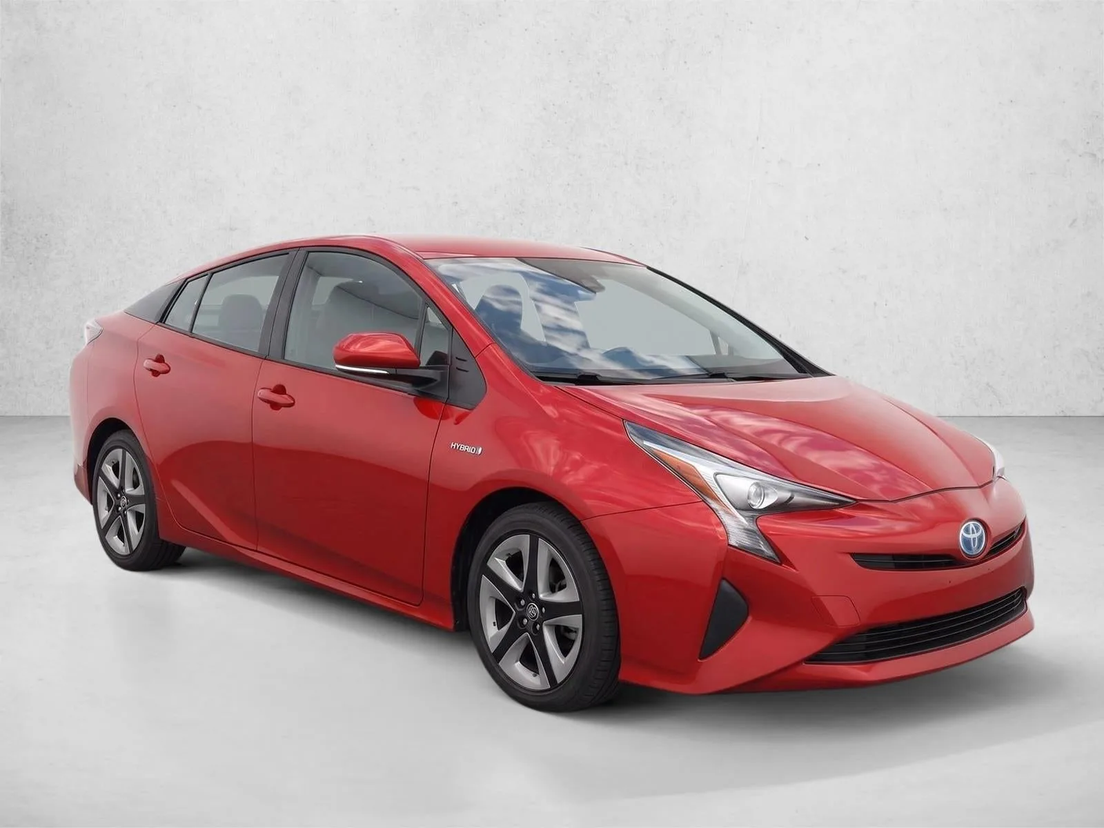 2016 Toyota Prius 5dr HB Three Touring (Natl) photo 3