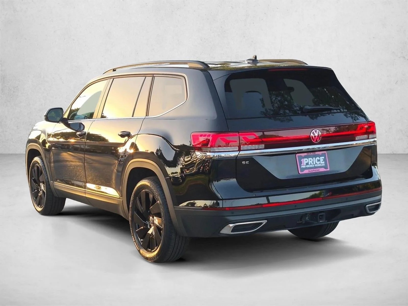 2024 Volkswagen Atlas 2.0T SE w/Technology photo 8