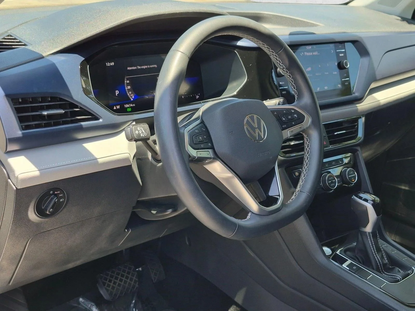 2024 Volkswagen Taos SE FWD photo 10
