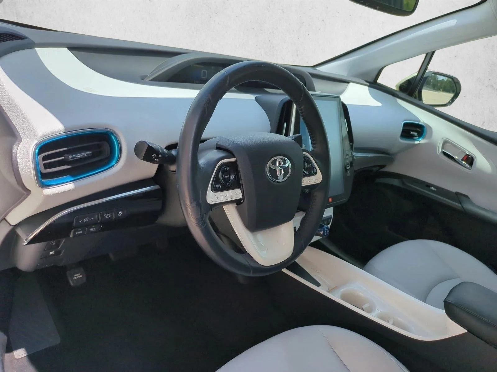 2018 Toyota Prius Prime Advanced (Natl) photo 10