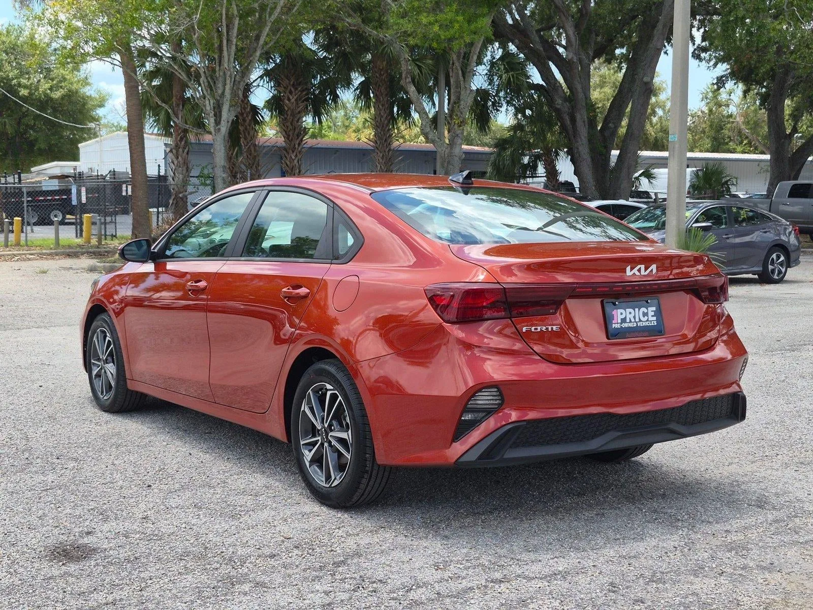 2022 Kia Forte LXS IVT photo 7