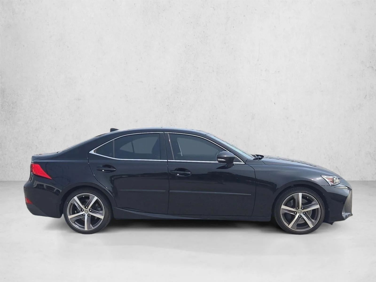 2018 Lexus IS 300 photo 4