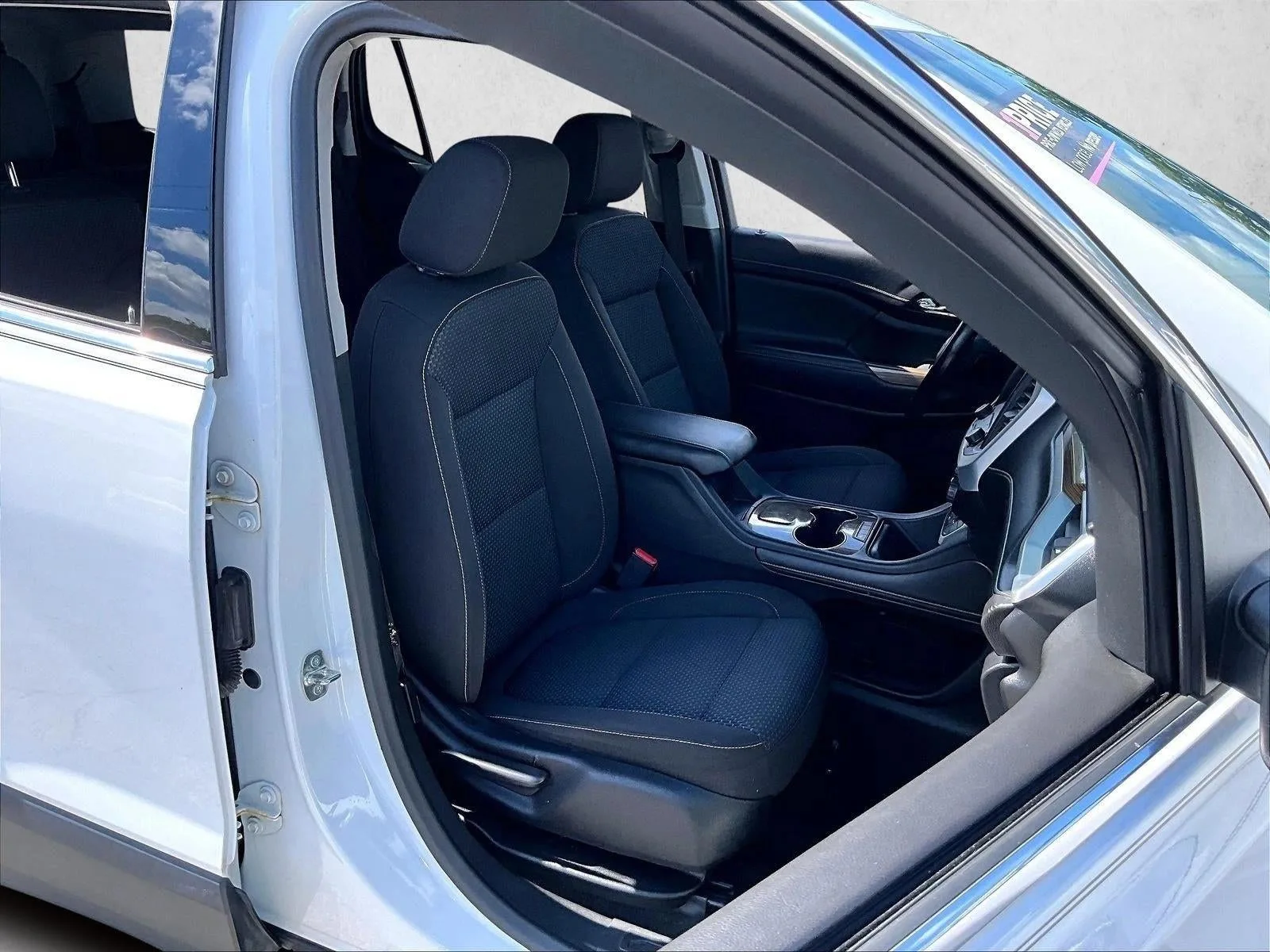 2020 GMC Acadia SLE photo 9