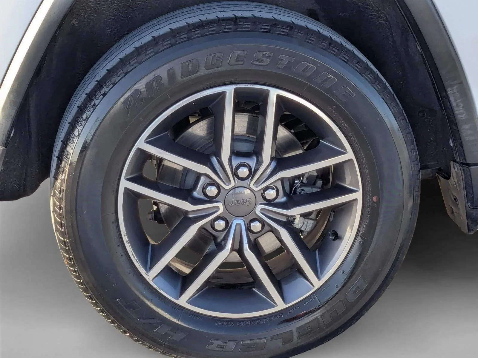 2019 Jeep Grand Cherokee Limited 4x2 photo 24
