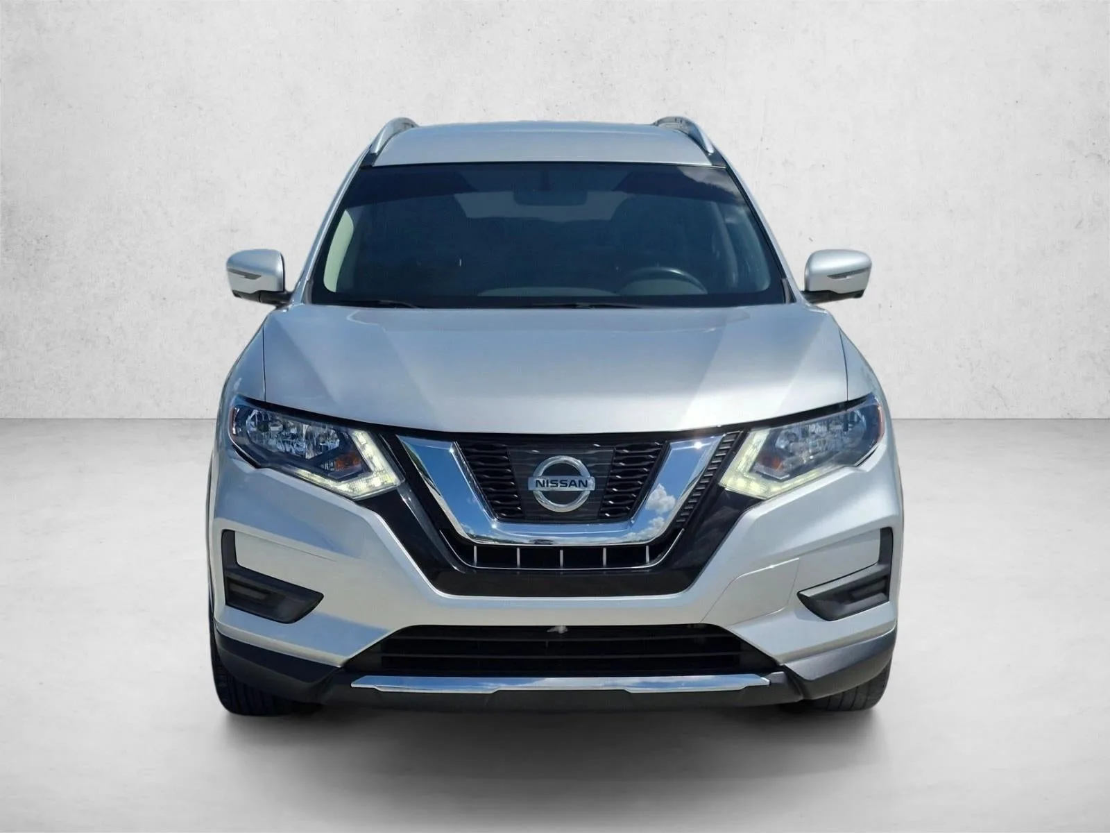 2017 Nissan Rogue 2017.5 FWD SV photo 2